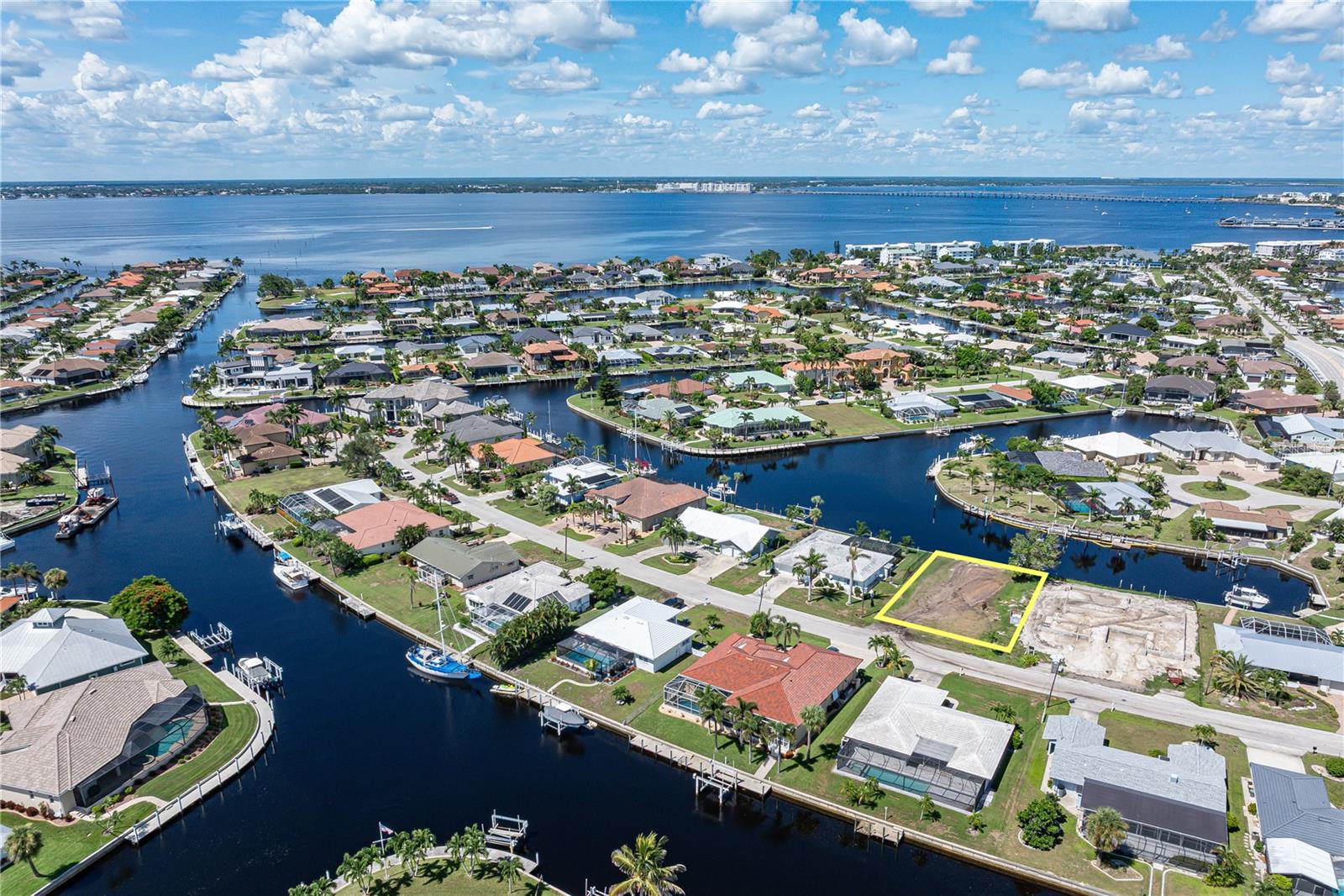 PUNTA GORDA ISLES SEC 04 - Land