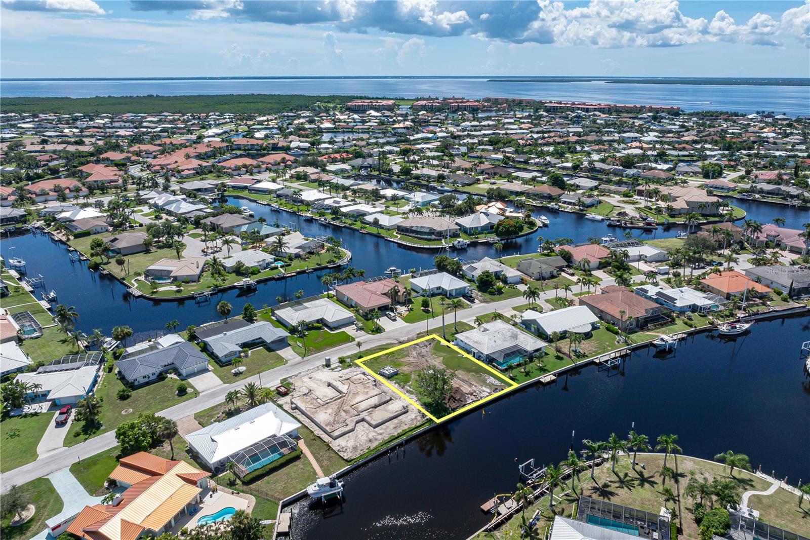 PUNTA GORDA ISLES SEC 04 - Land
