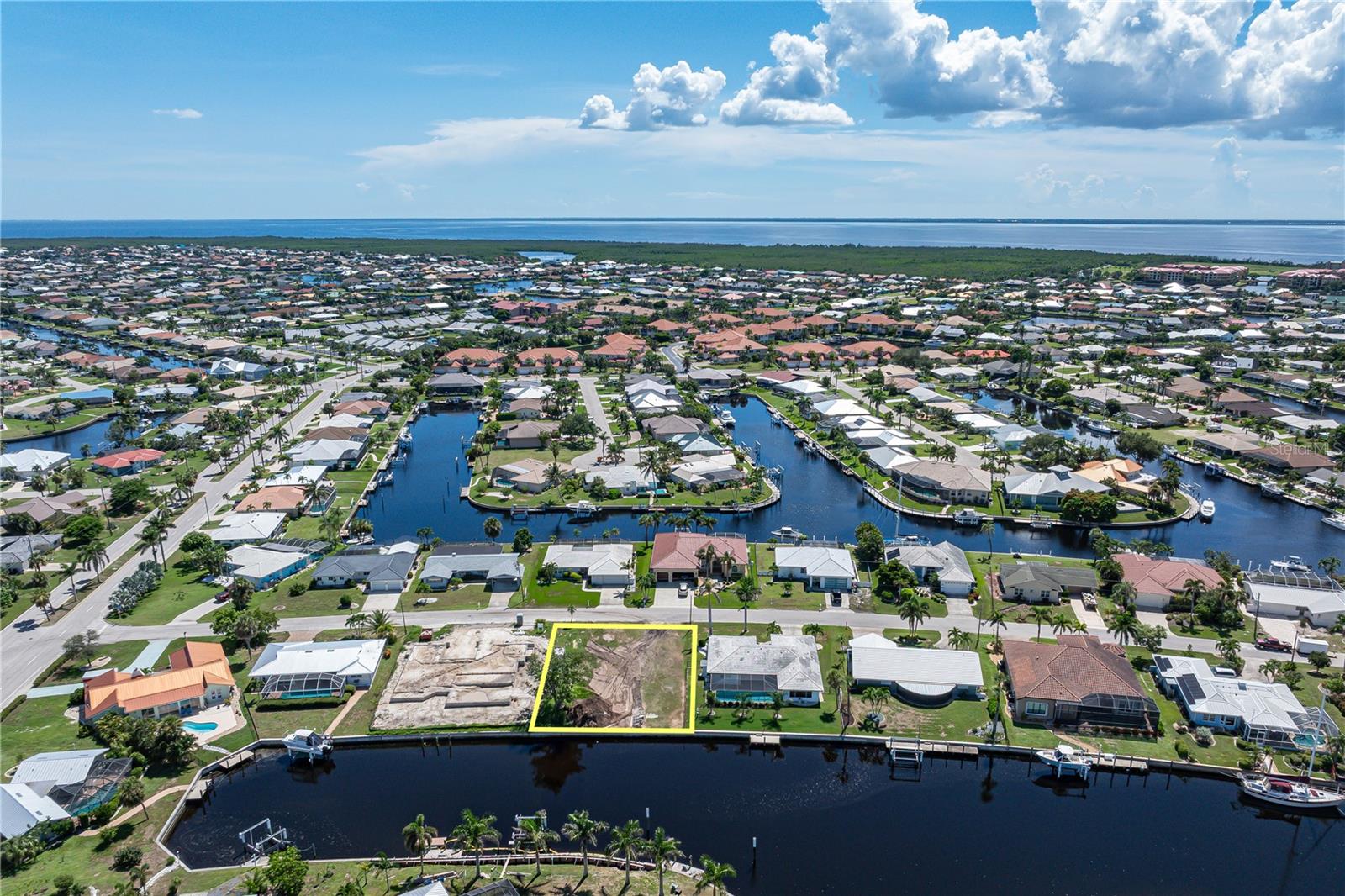 PUNTA GORDA ISLES SEC 04 - Land