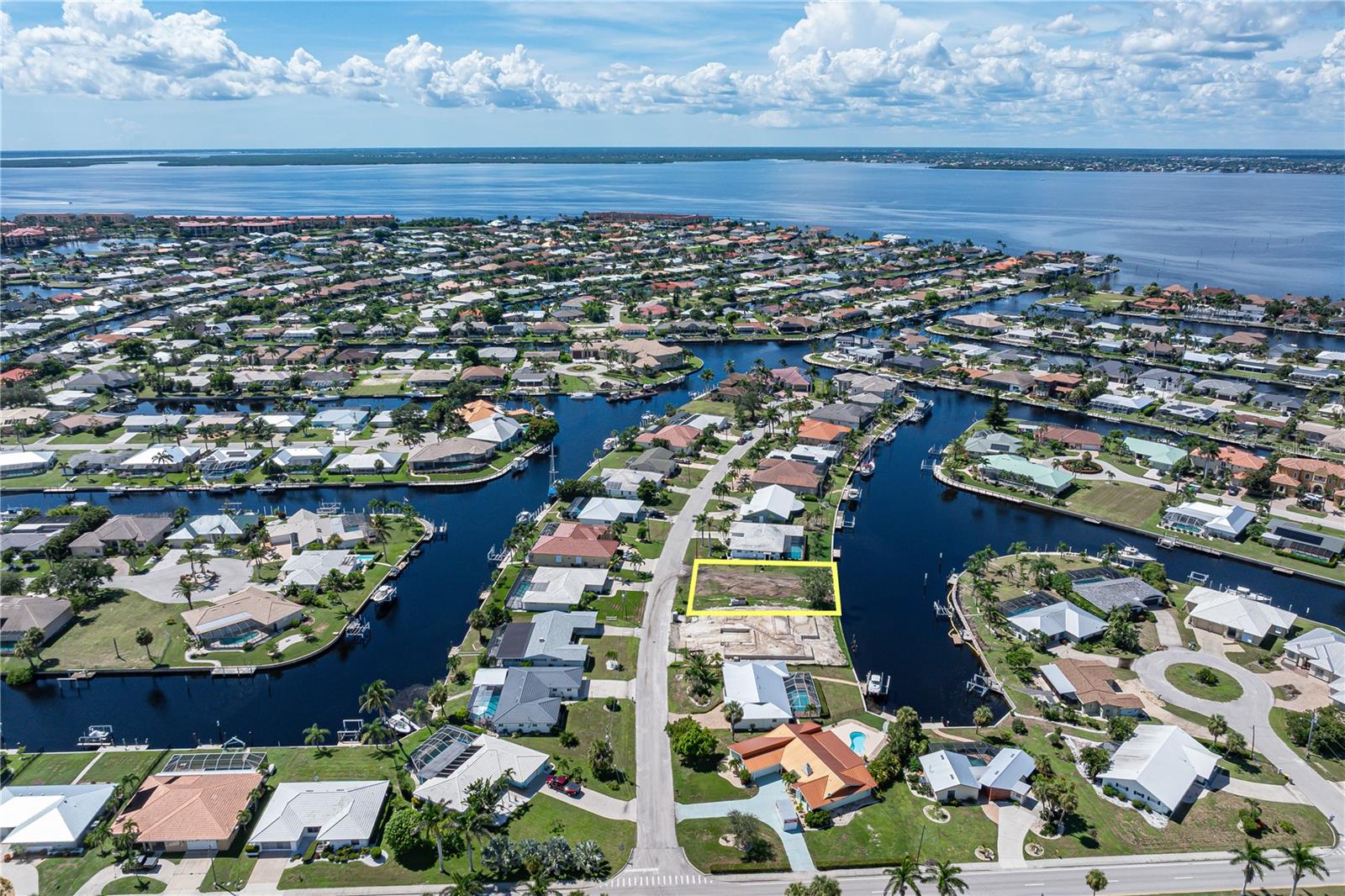 PUNTA GORDA ISLES SEC 04 - Land