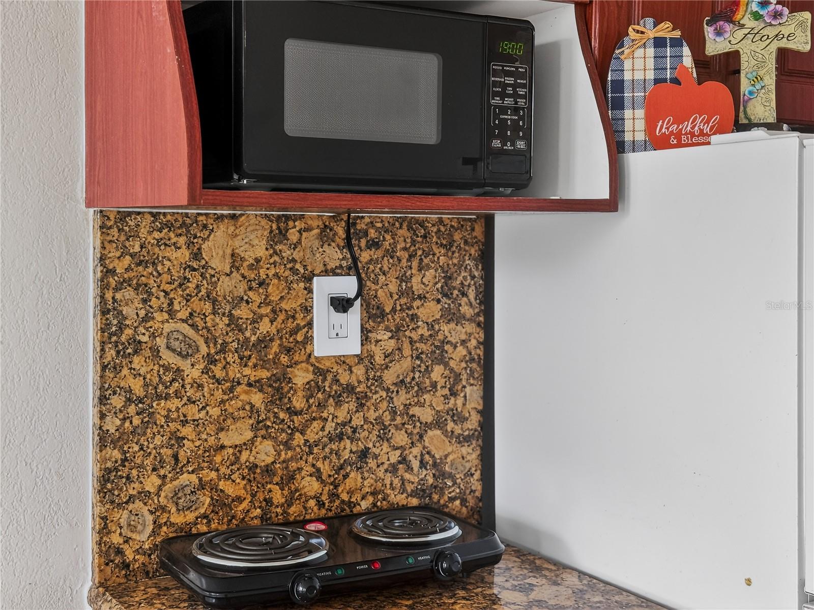 SANDLAKE COURTYARDS CONDO 5901/3515 - Residential