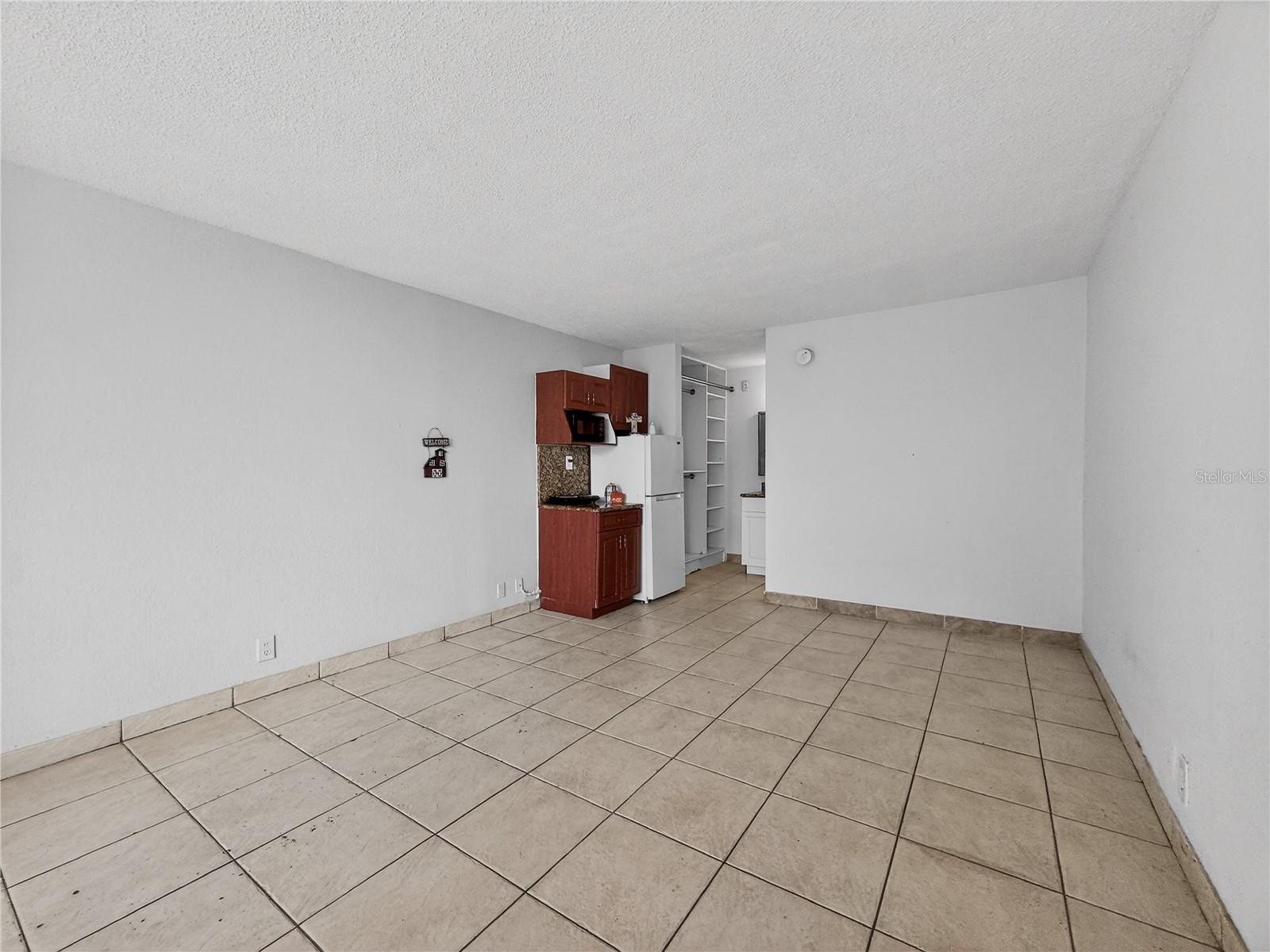 SANDLAKE COURTYARDS CONDO 5901/3515 - Residential