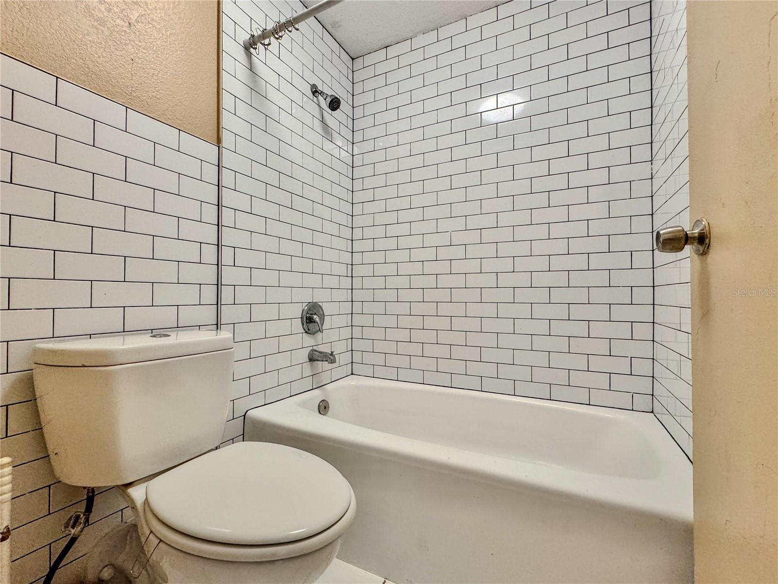 SANDLAKE COURTYARDS CONDO 5901/3515 - Residential