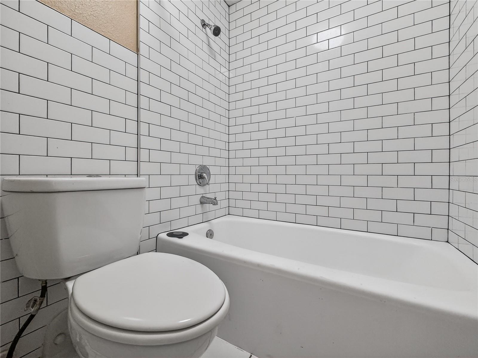 SANDLAKE COURTYARDS CONDO 5901/3515 - Residential