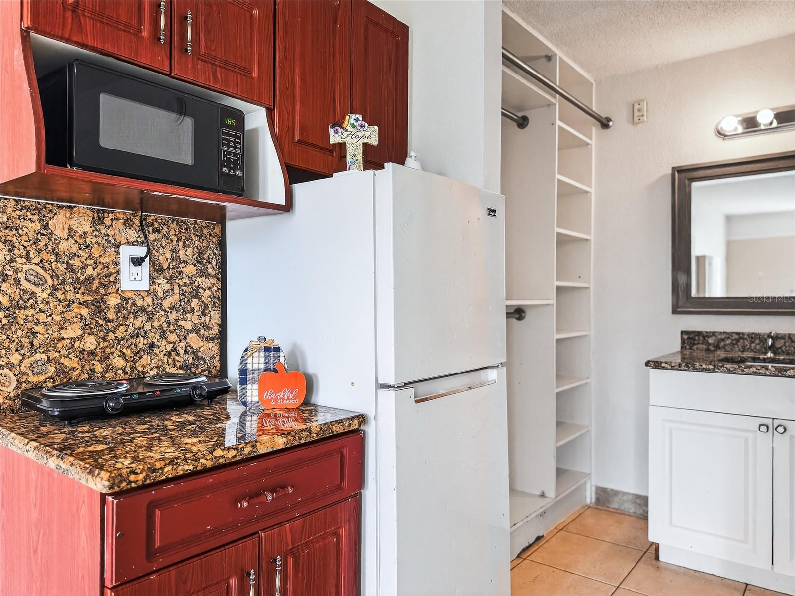 SANDLAKE COURTYARDS CONDO 5901/3515 - Residential