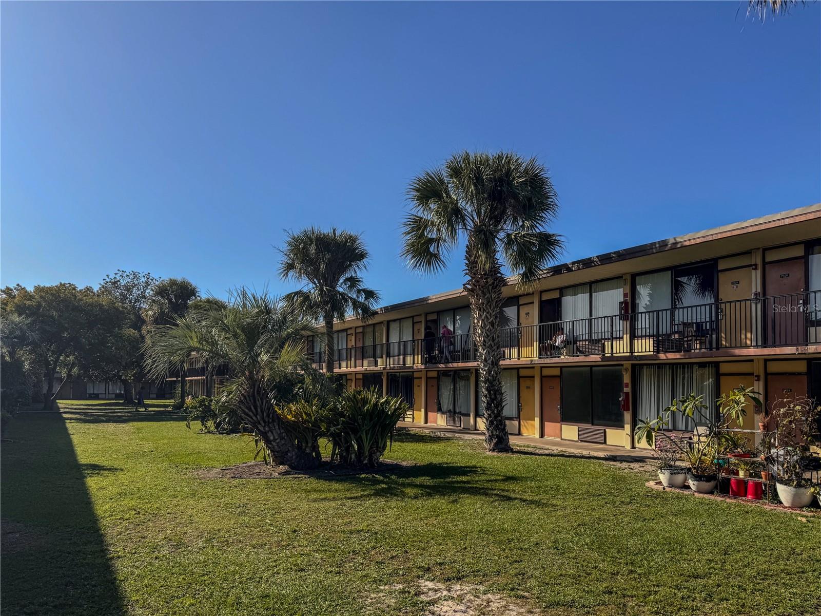 SANDLAKE COURTYARDS CONDO 5901/3515 - Residential