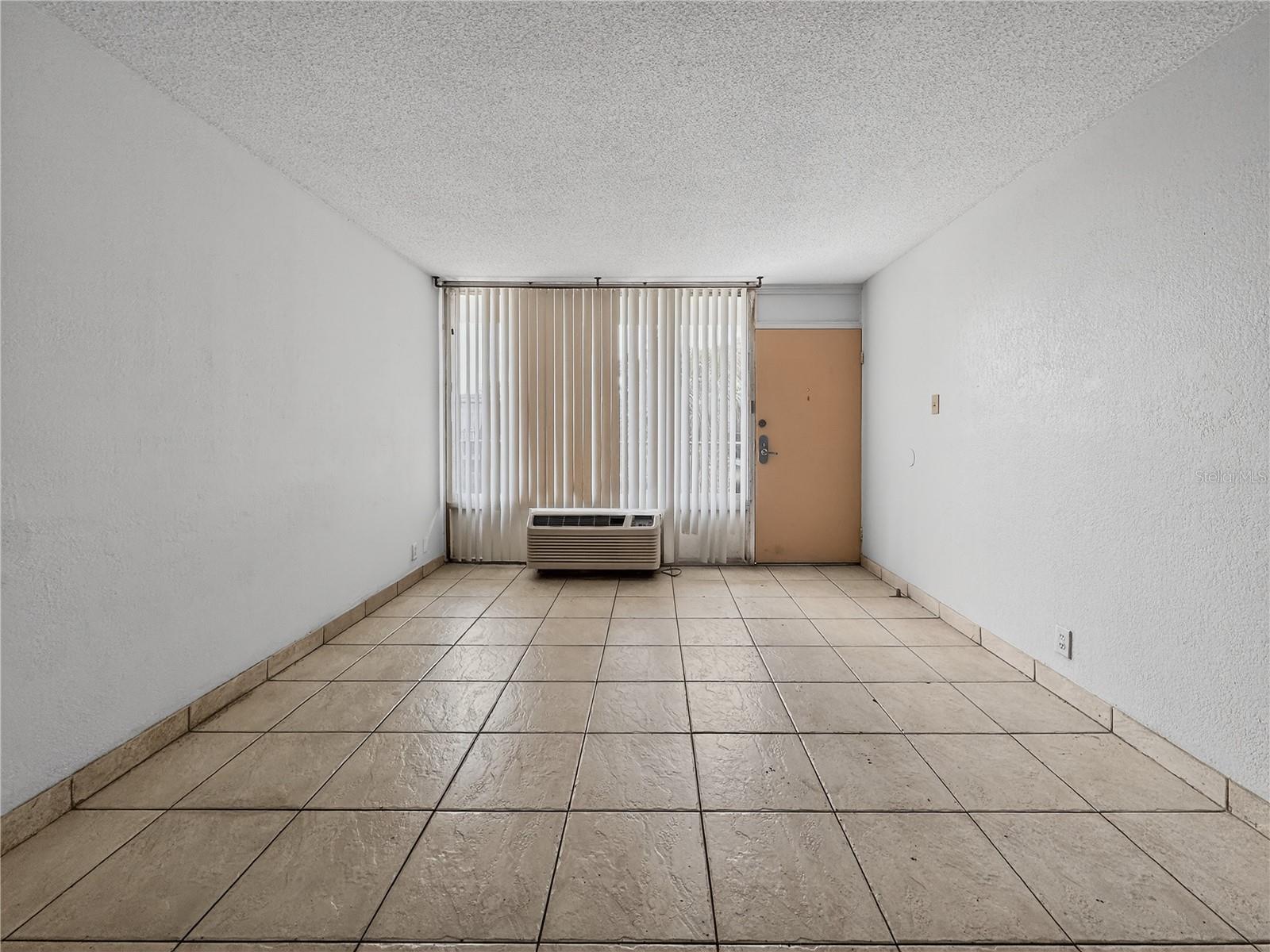 SANDLAKE COURTYARDS CONDO 5901/3515 - Residential