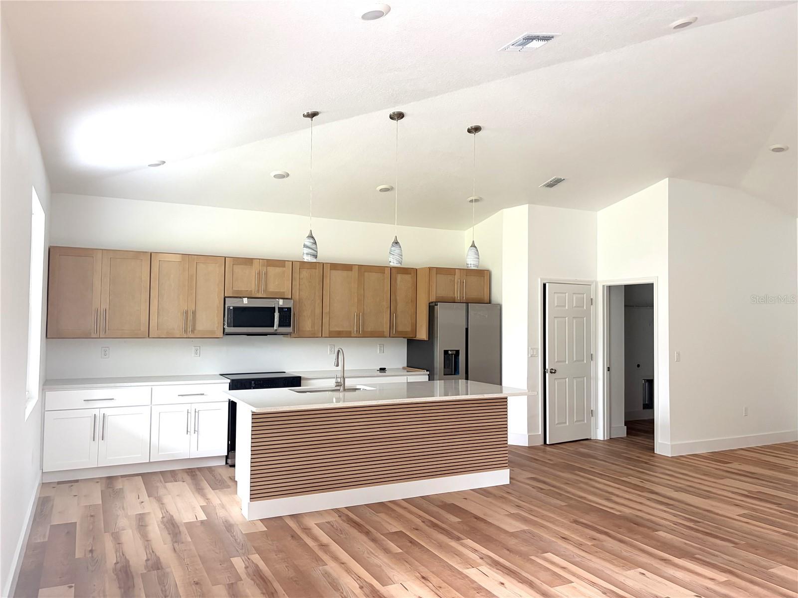 520 POINSETTIA ROAD