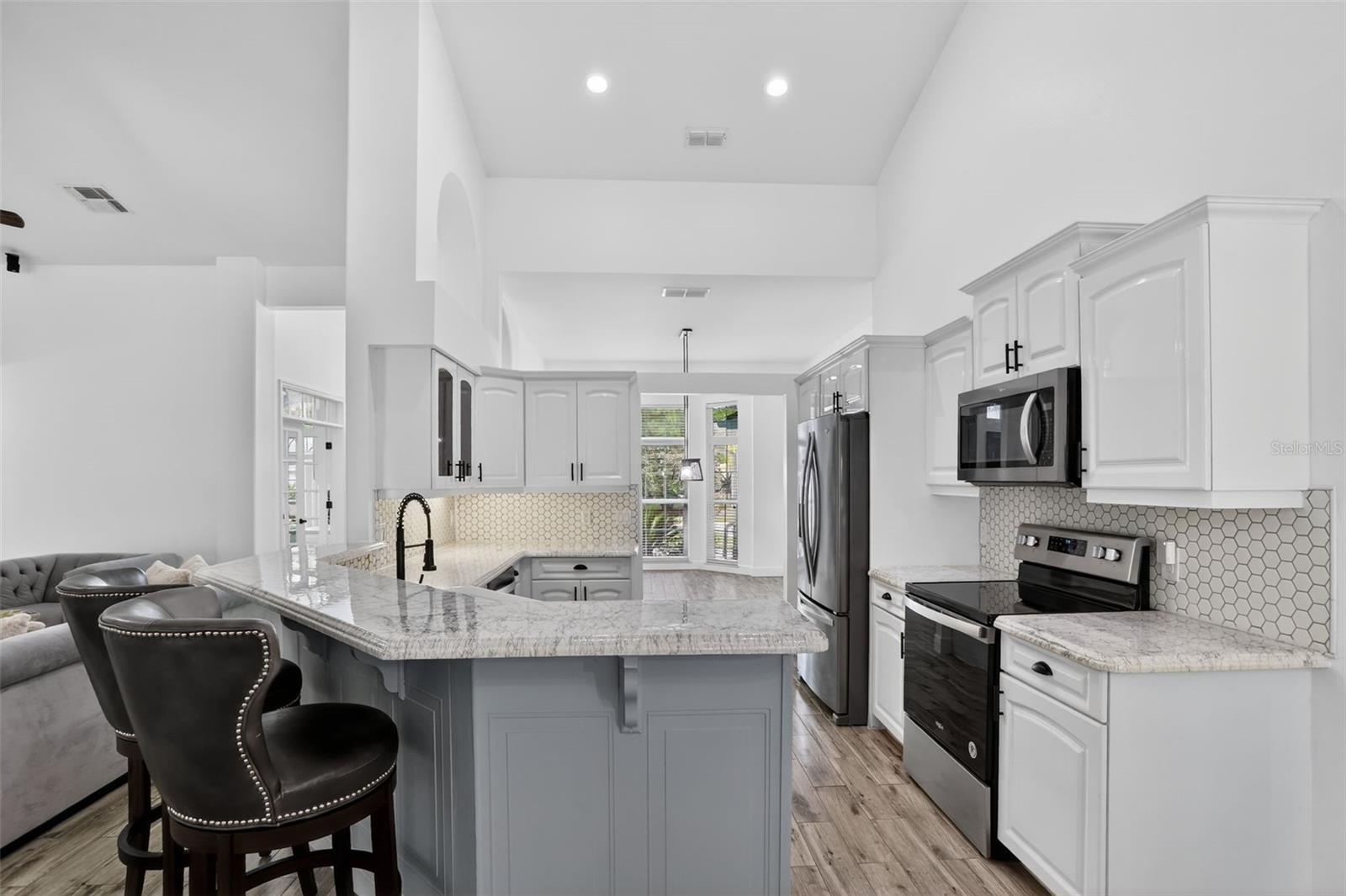 HAMMOCK POINTE - Residential