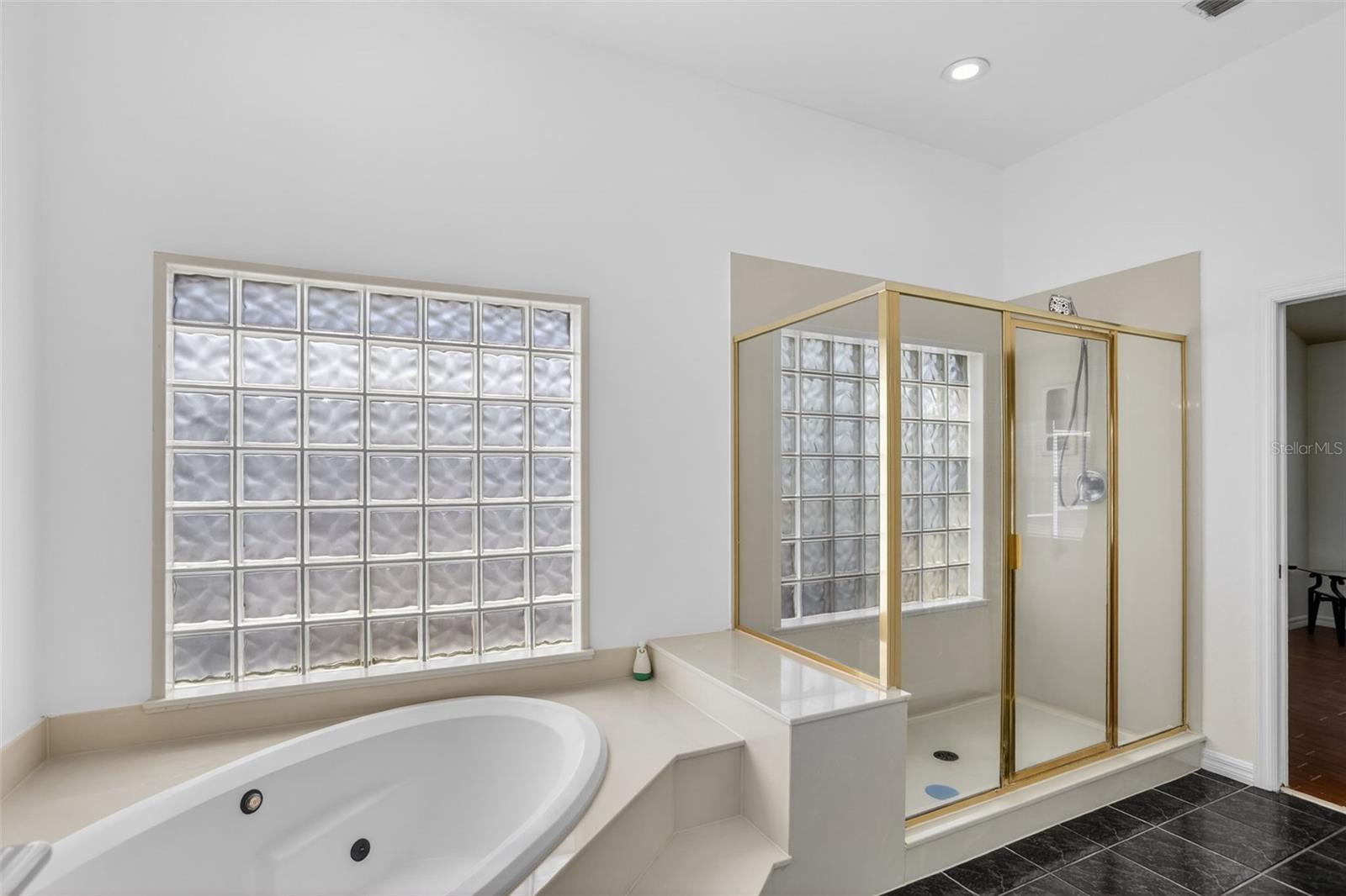 HAMMOCK POINTE - Residential