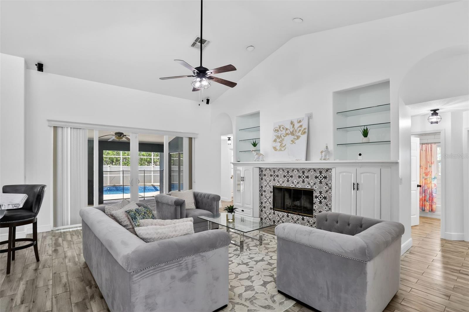 HAMMOCK POINTE - Residential