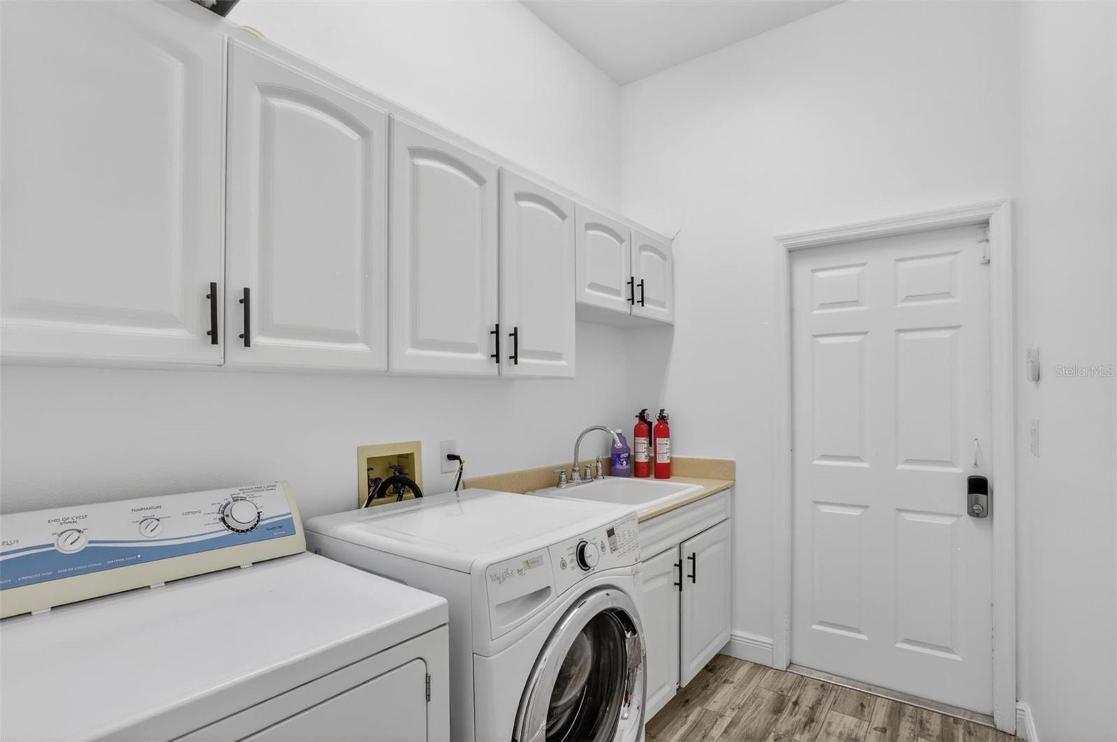 HAMMOCK POINTE - Residential