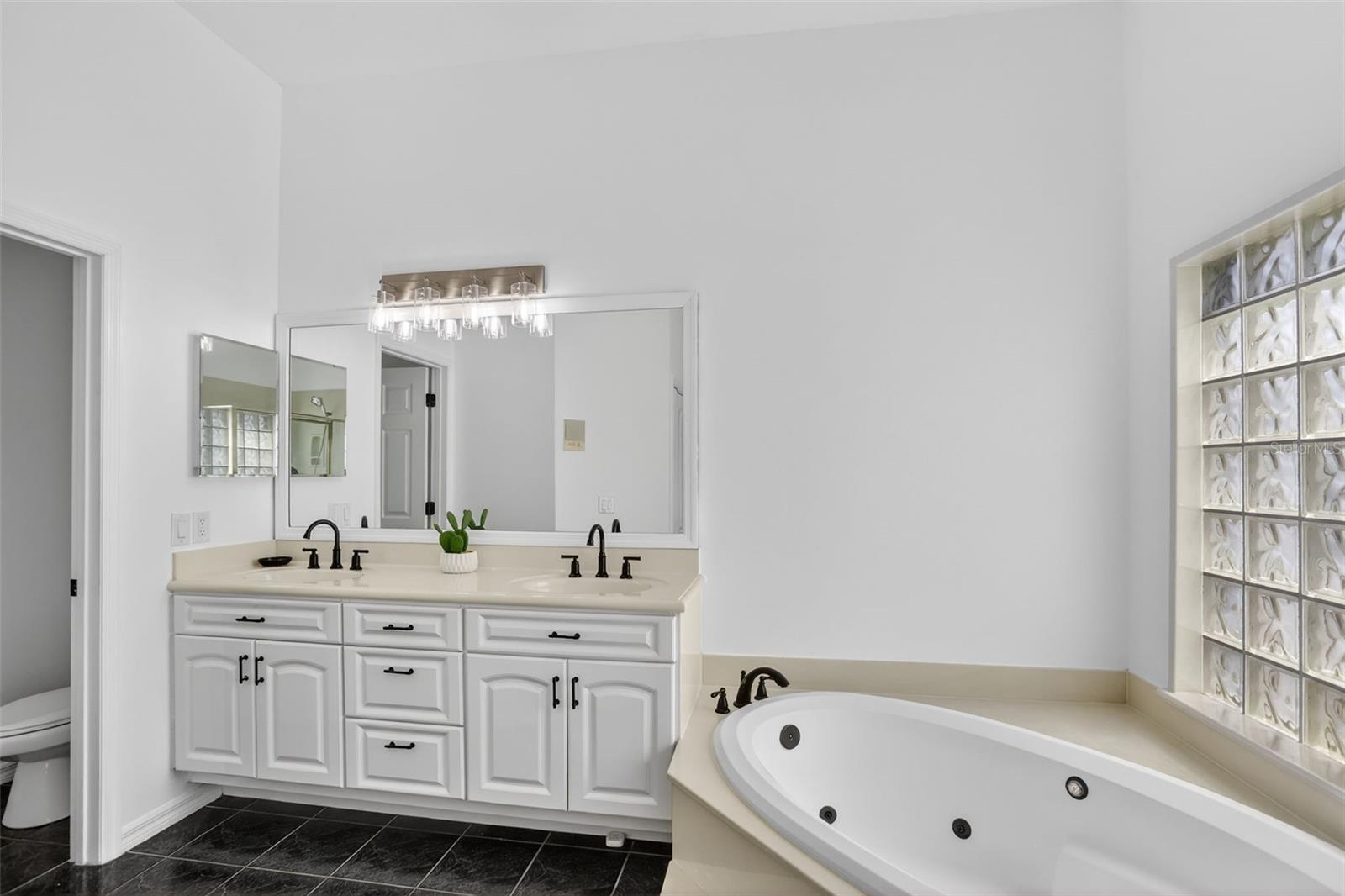 HAMMOCK POINTE - Residential