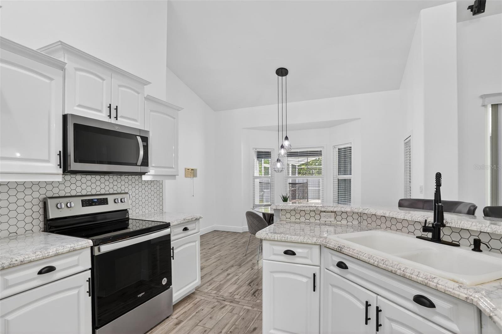 HAMMOCK POINTE - Residential