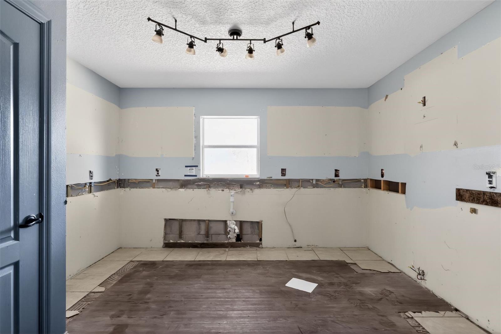 MICHIGAN ACRES - Residential