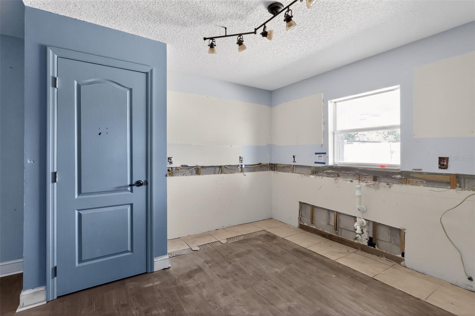 MICHIGAN ACRES - Residential