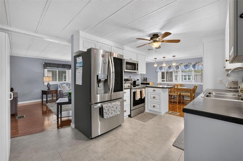 Tiny photo for 219 Paradise S, Leesburg, FL 34788 (MLS # G5117083)