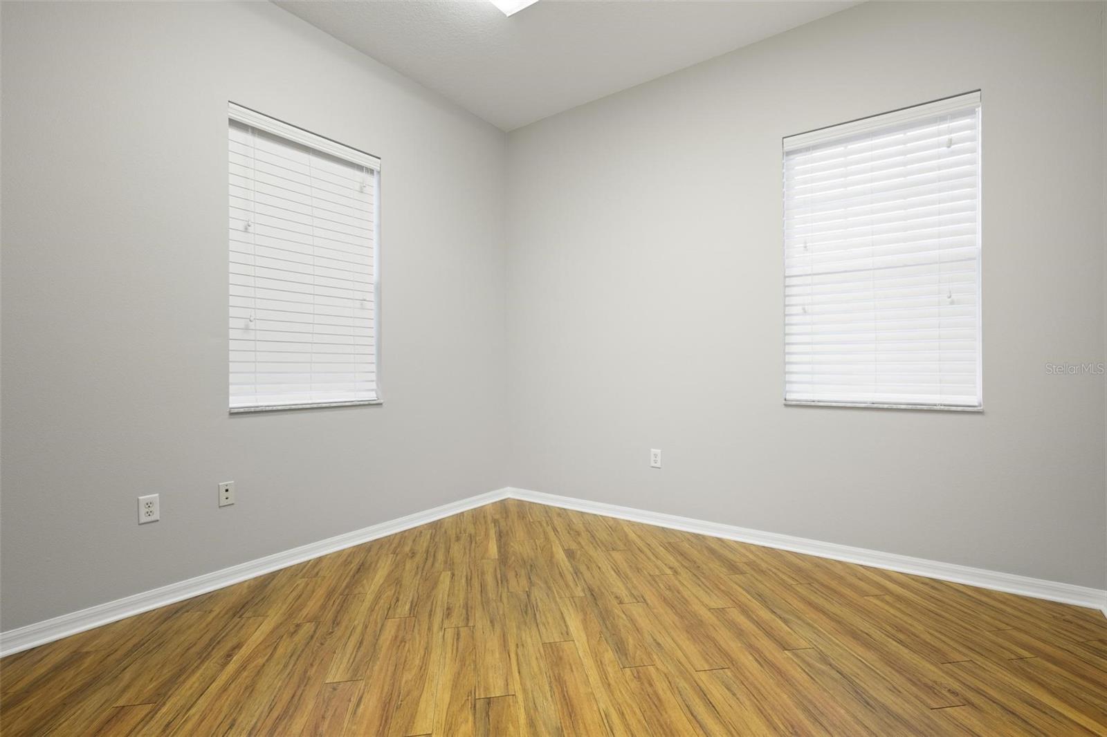 BALLANTRAE PROFESSIONAL - Commercial Sale