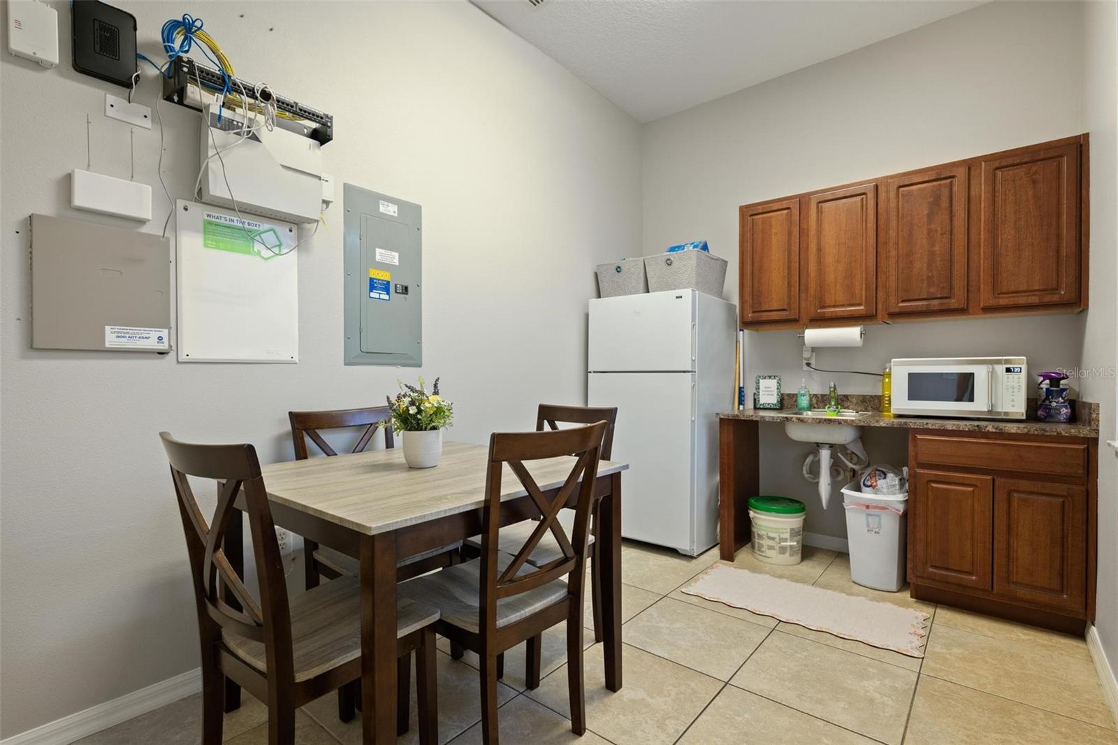 BALLANTRAE PROFESSIONAL - Commercial Sale