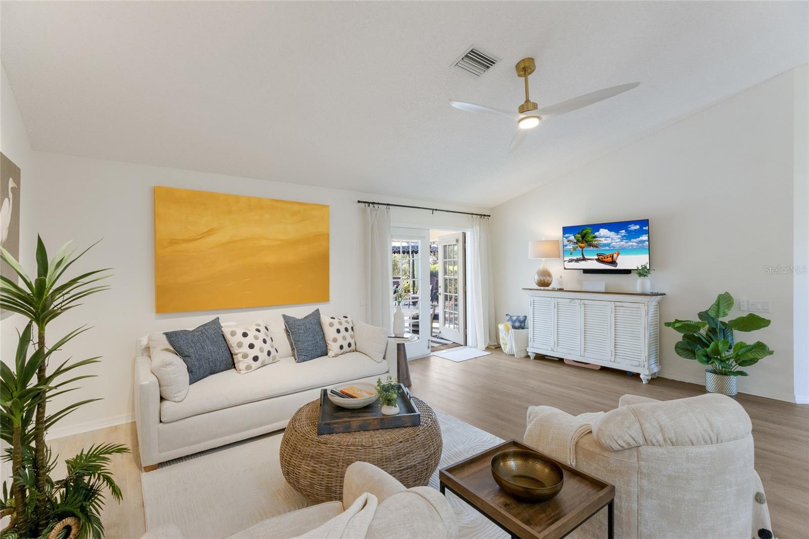 BAY LAKE ESTATES PH I - Residential