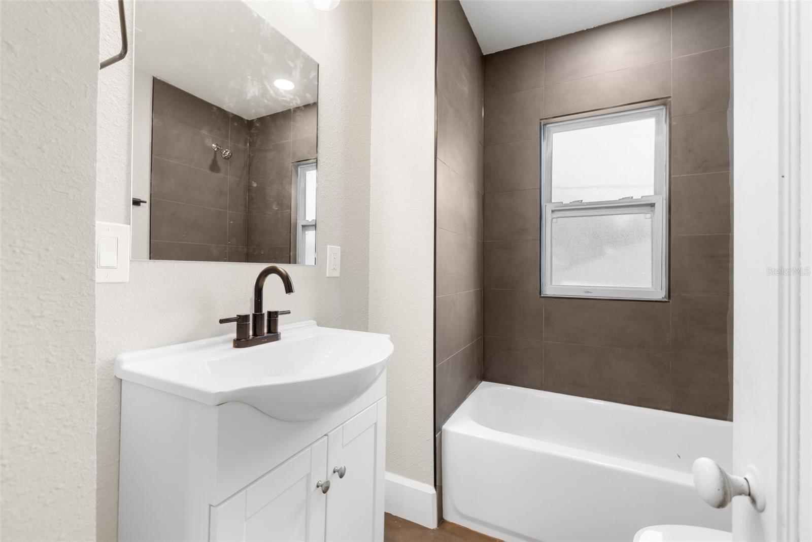 SEMINARY HEIGHTS - Residential Income