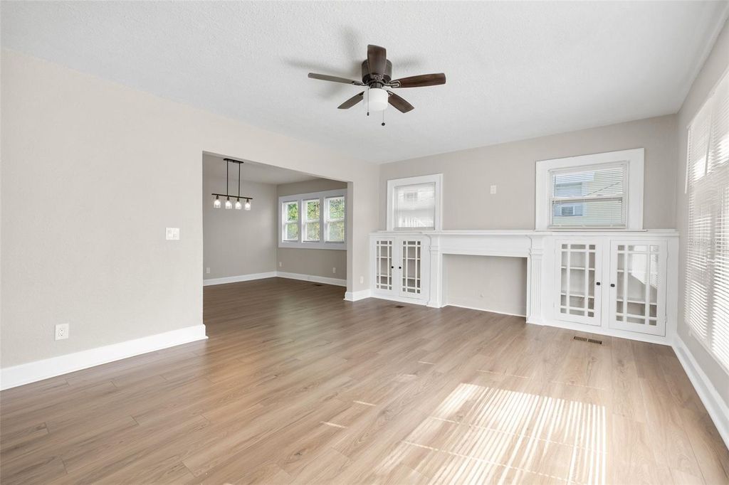 Photo of 781 31st Avenue N, St Petersburg, FL 33704 (MLS # TB8471937)