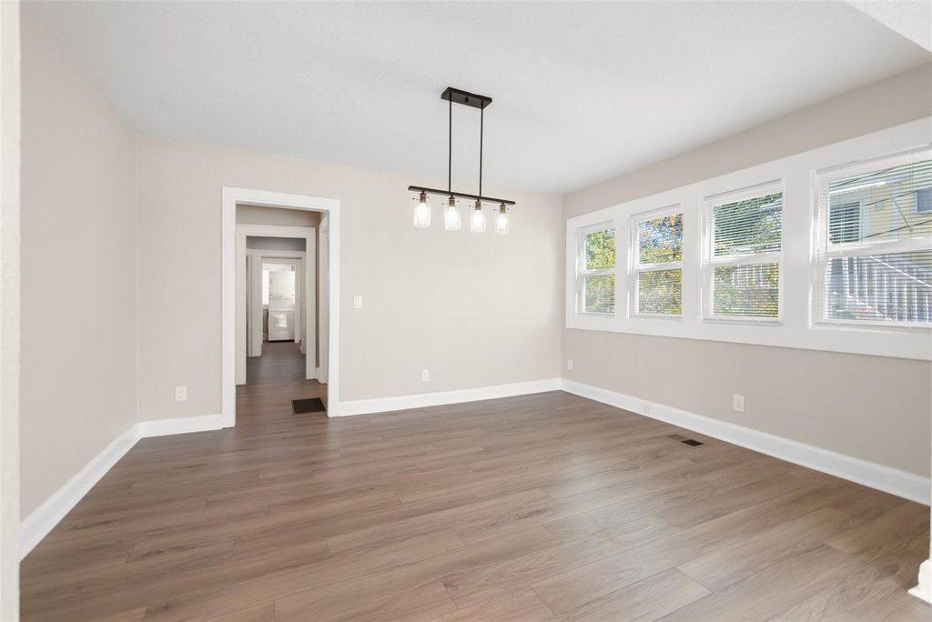 Photo of 781 31st Avenue N, St Petersburg, FL 33704 (MLS # TB8471937)