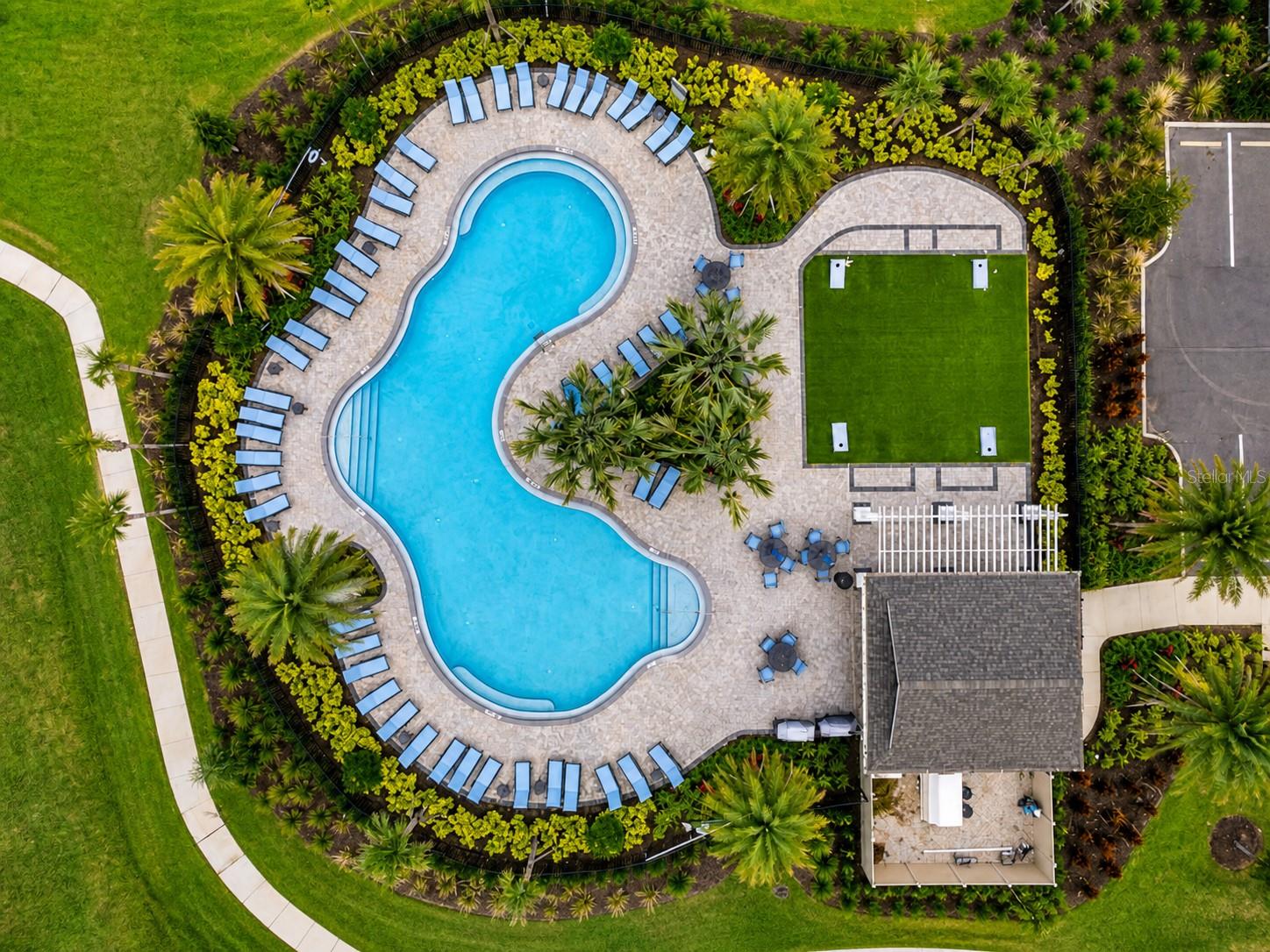 THE TOWNHOMES AT RIVER LANDING - Residential Lease