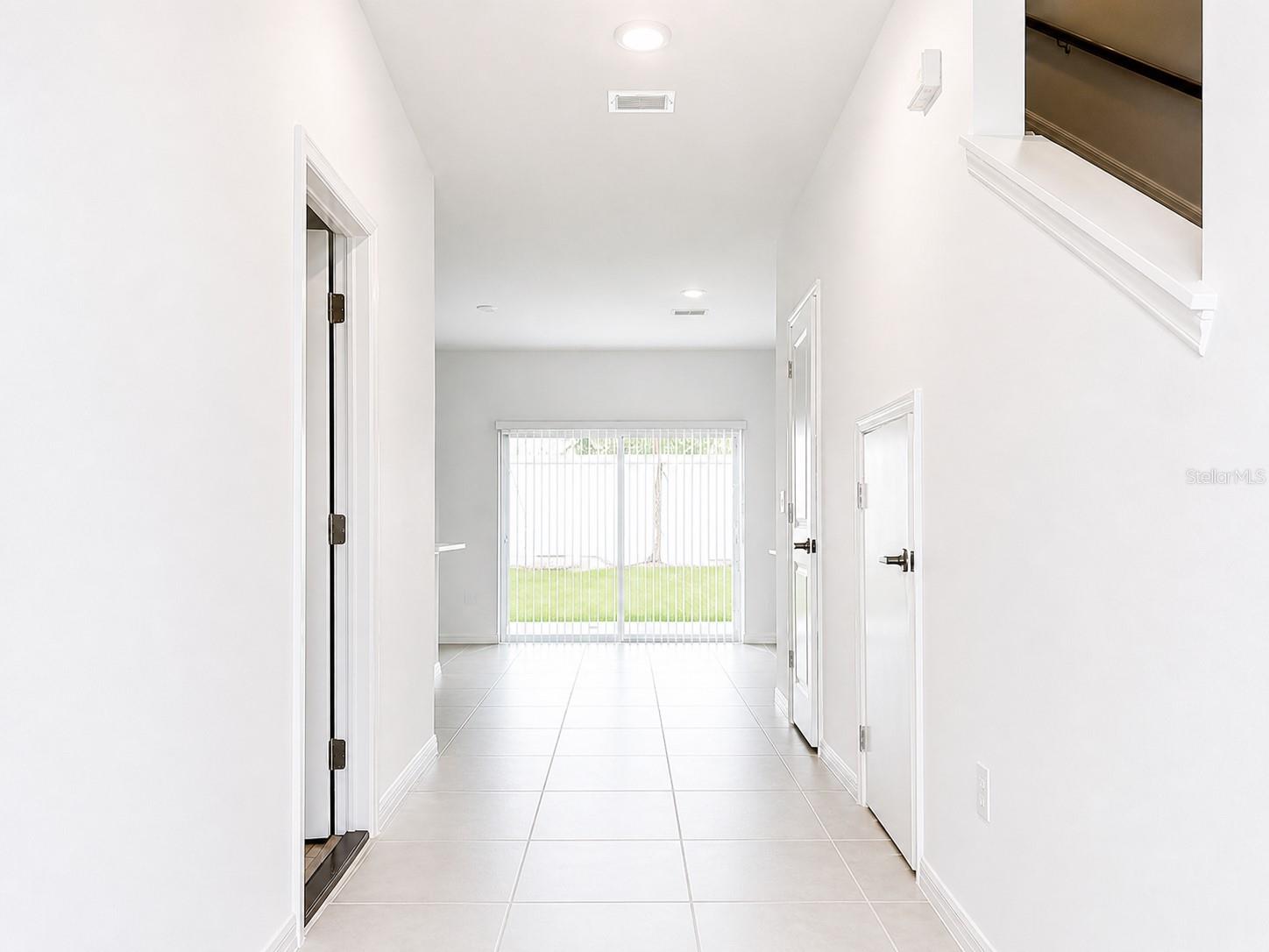THE TOWNHOMES AT RIVER LANDING - Residential Lease