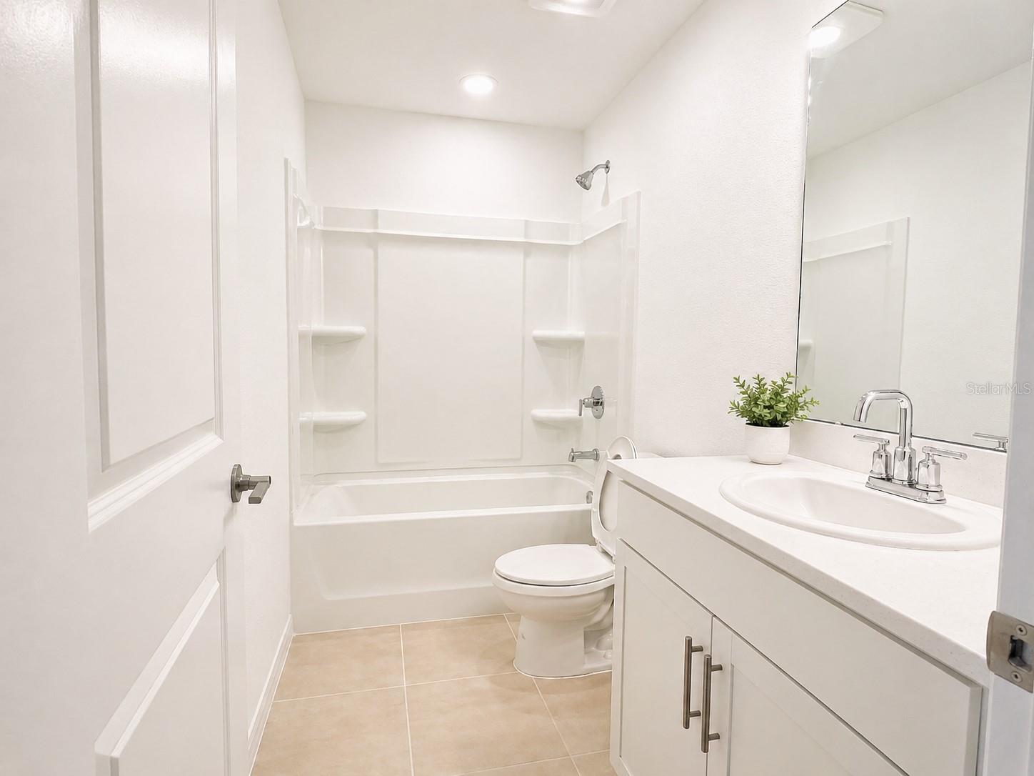 THE TOWNHOMES AT RIVER LANDING - Residential Lease
