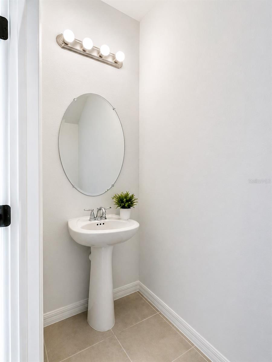 THE TOWNHOMES AT RIVER LANDING - Residential Lease