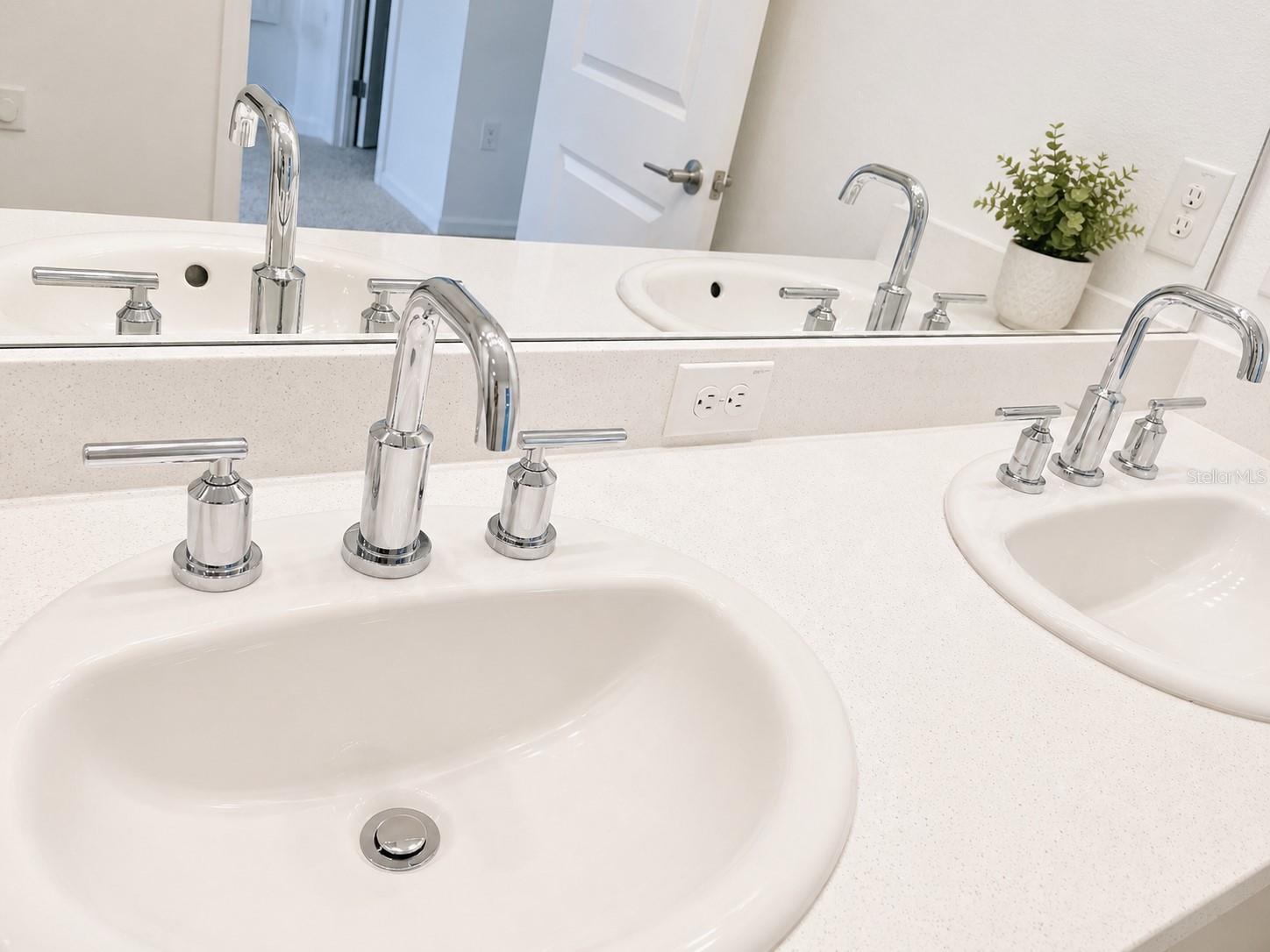 THE TOWNHOMES AT RIVER LANDING - Residential Lease