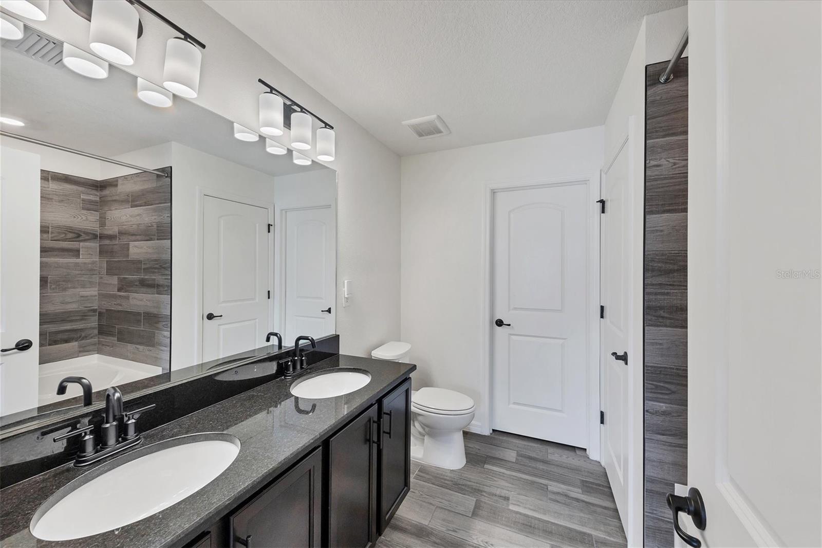 GRADY POINTE - Residential Lease