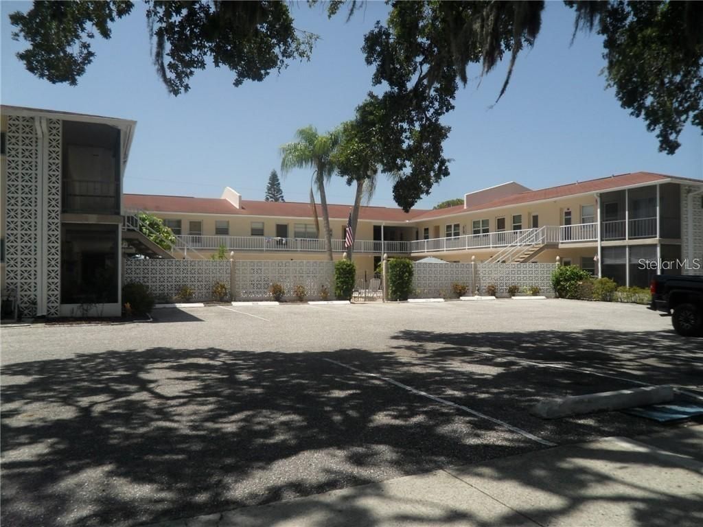 Photo of 509 W Venice Avenue #102, Venice, FL 34285 (MLS # N6144024)