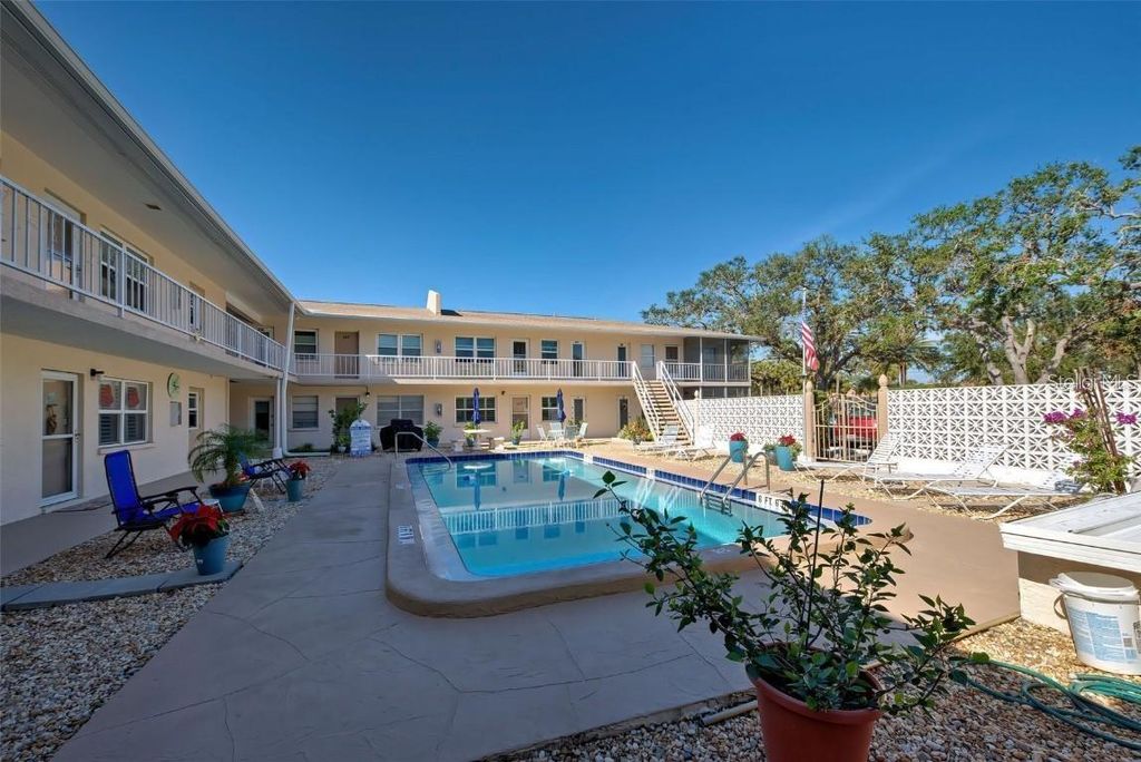 Photo of 509 W Venice Avenue #102, Venice, FL 34285 (MLS # N6144024)