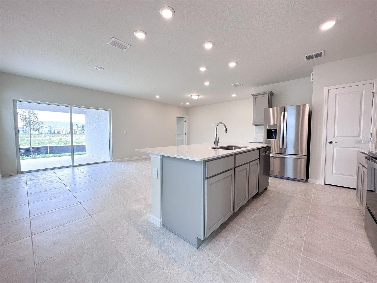 2206 LOVELY LANE