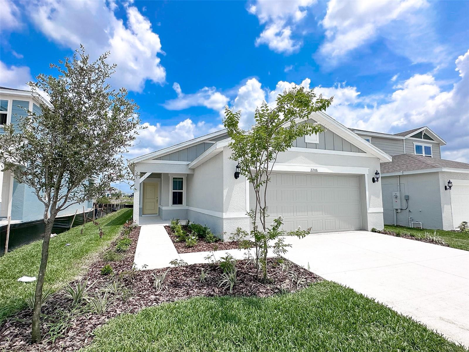 2206 LOVELY LANE