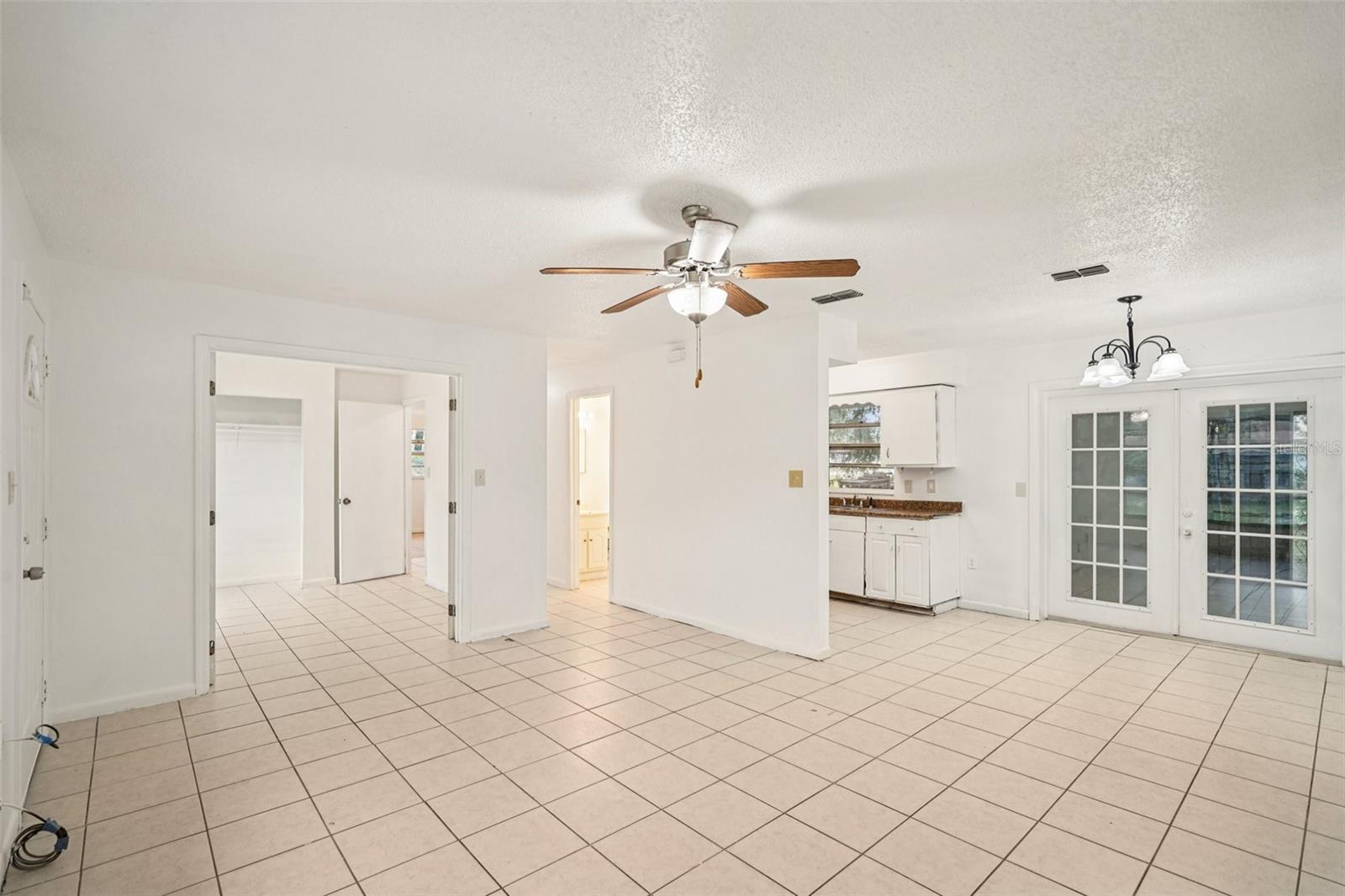 ROCHMONS HEIGHTS - Residential