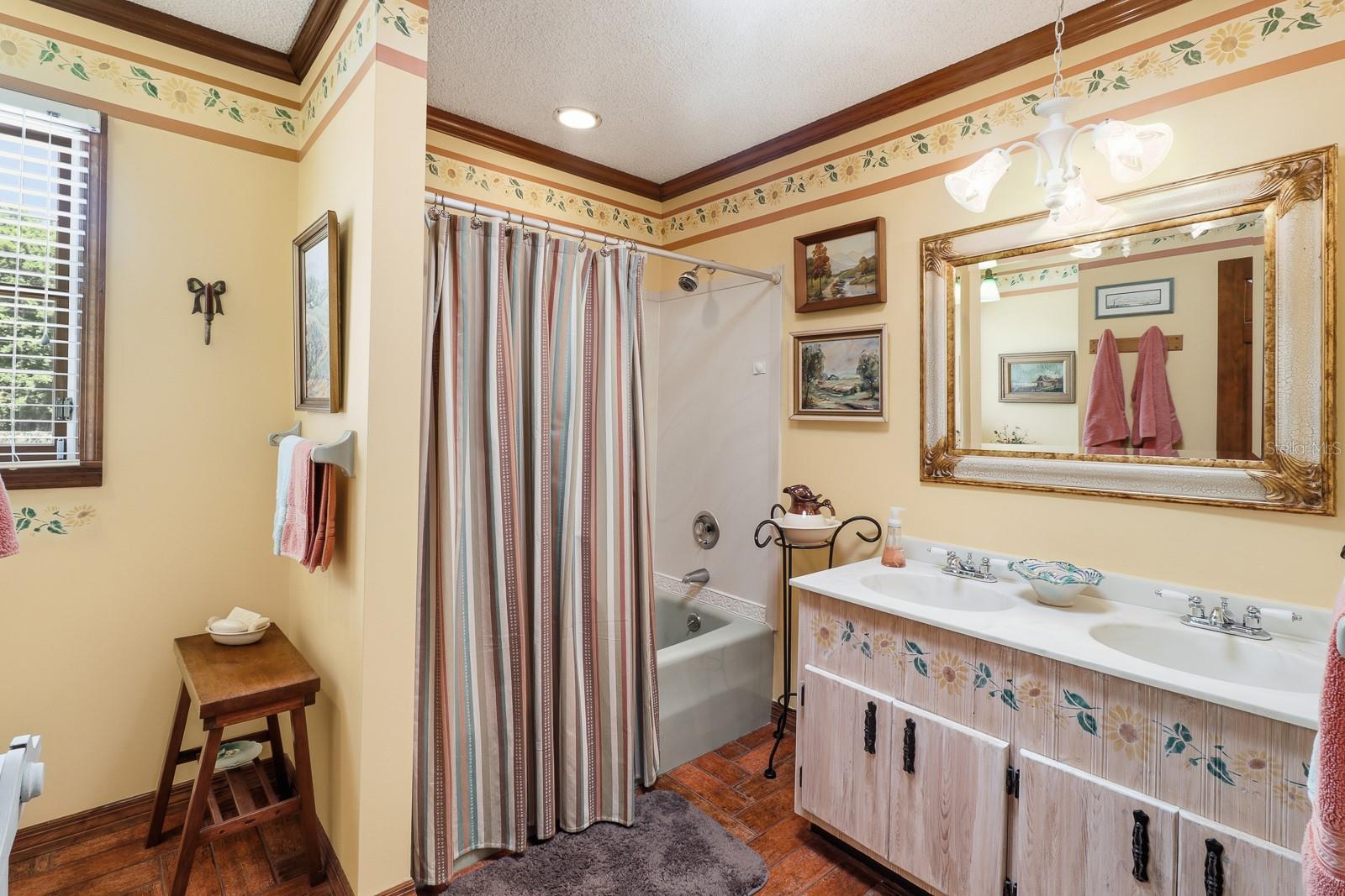 ASSESSORS LT 01 34-16-33 - Residential