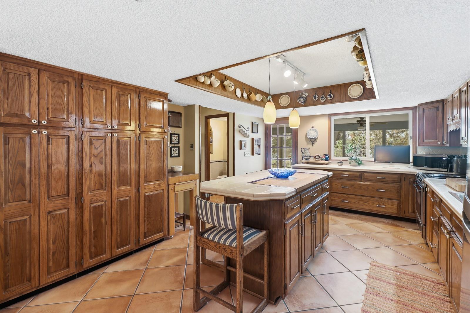 ASSESSORS LT 01 34-16-33 - Residential