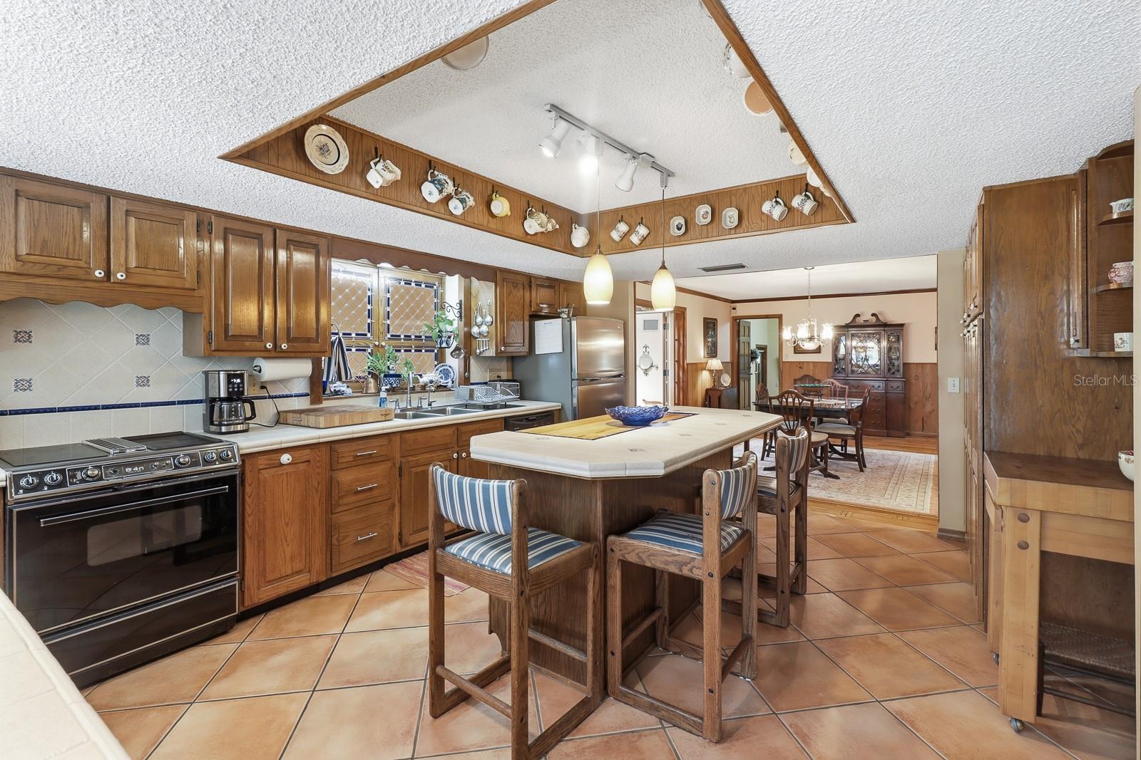 ASSESSORS LT 01 34-16-33 - Residential