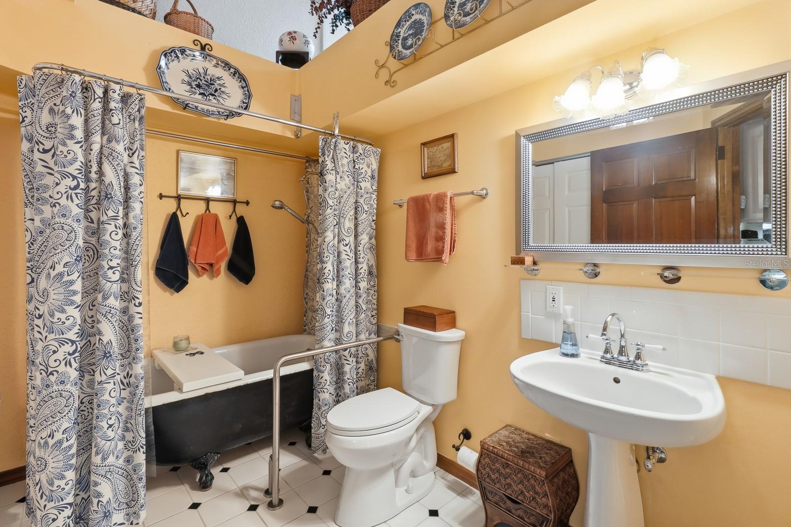 ASSESSORS LT 01 34-16-33 - Residential