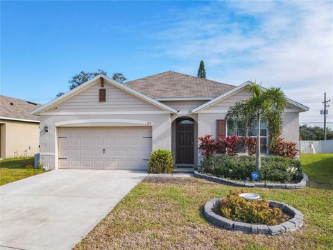 A home in WINTER HAVEN