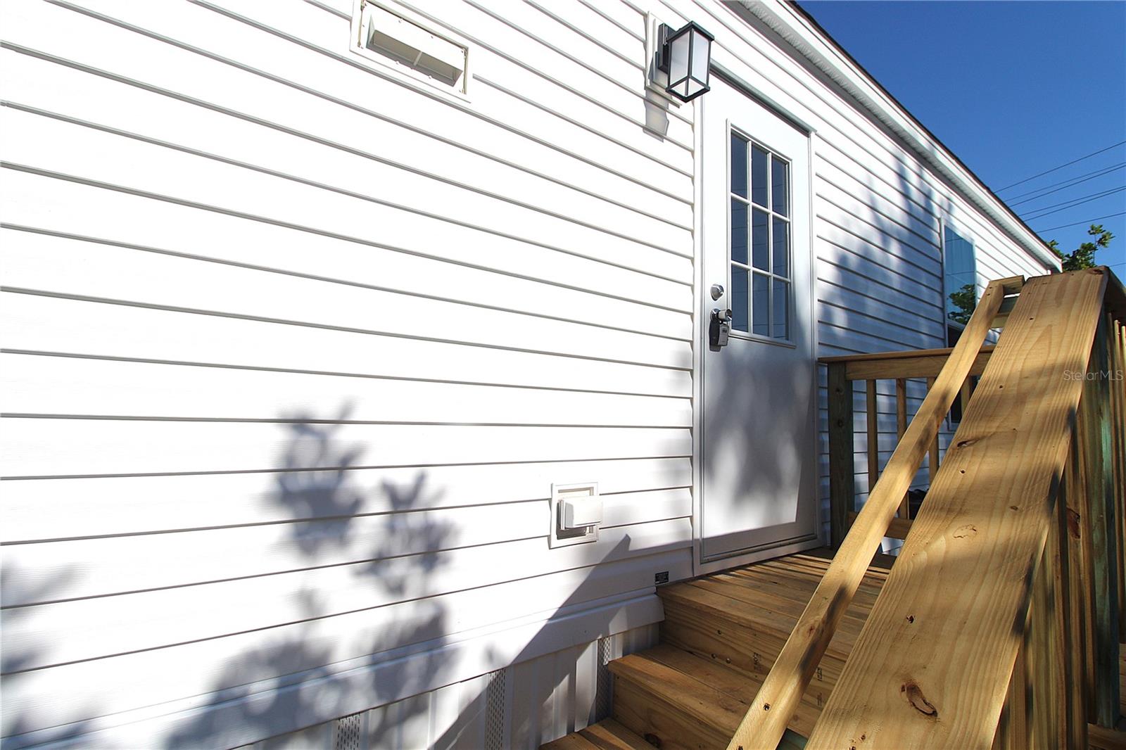 DE SOTO COMMUNITY UNIT ONE - Residential Lease