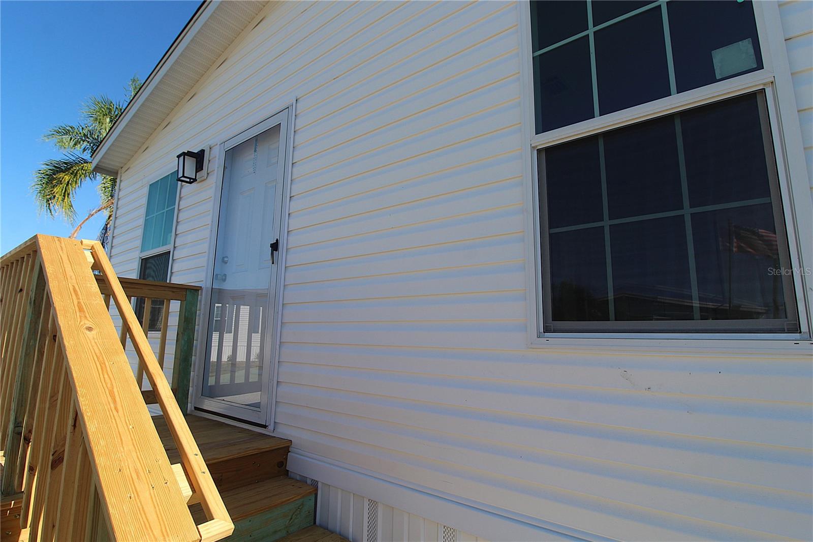 DE SOTO COMMUNITY UNIT ONE - Residential Lease