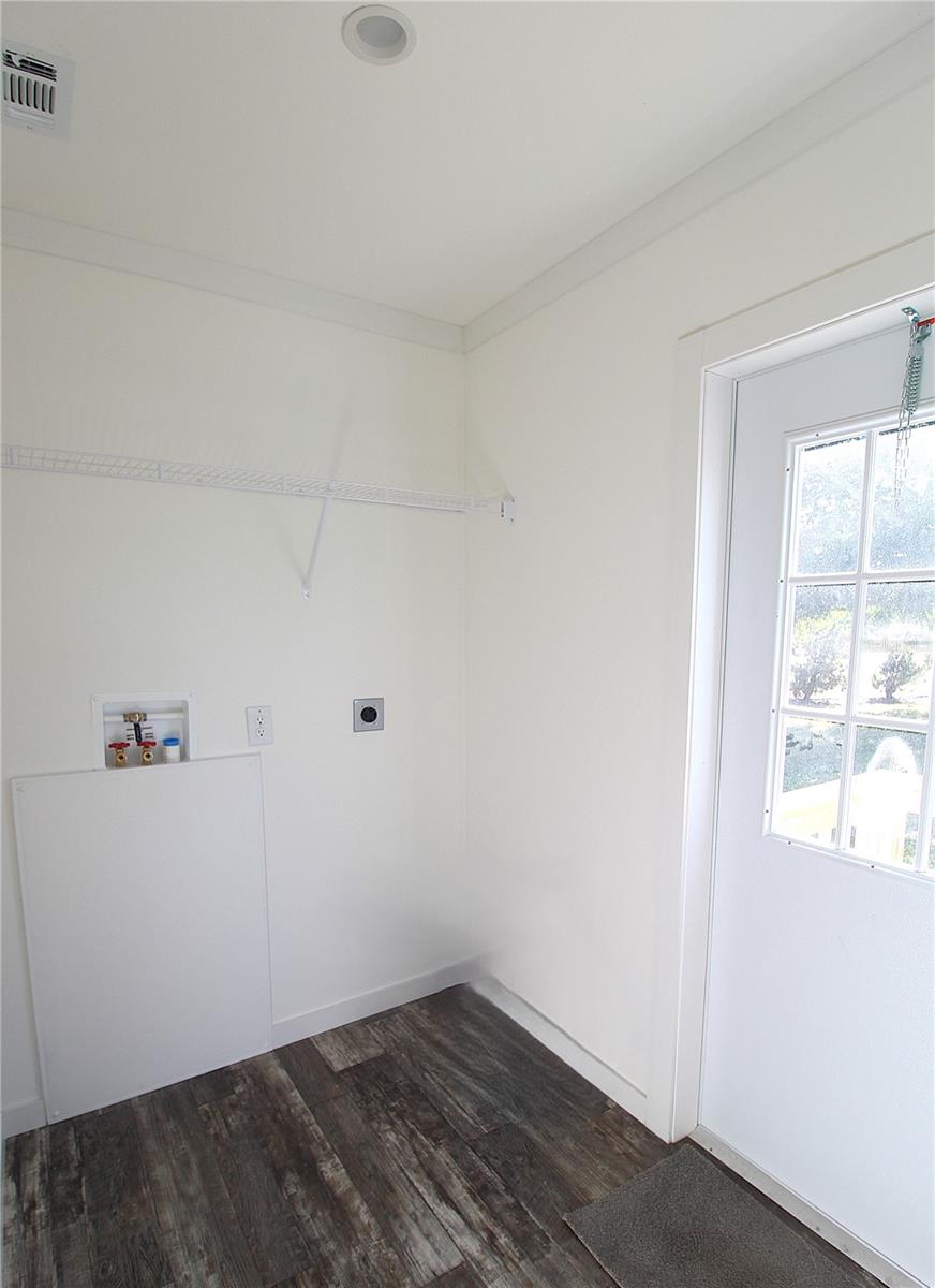 DE SOTO COMMUNITY UNIT ONE - Residential Lease