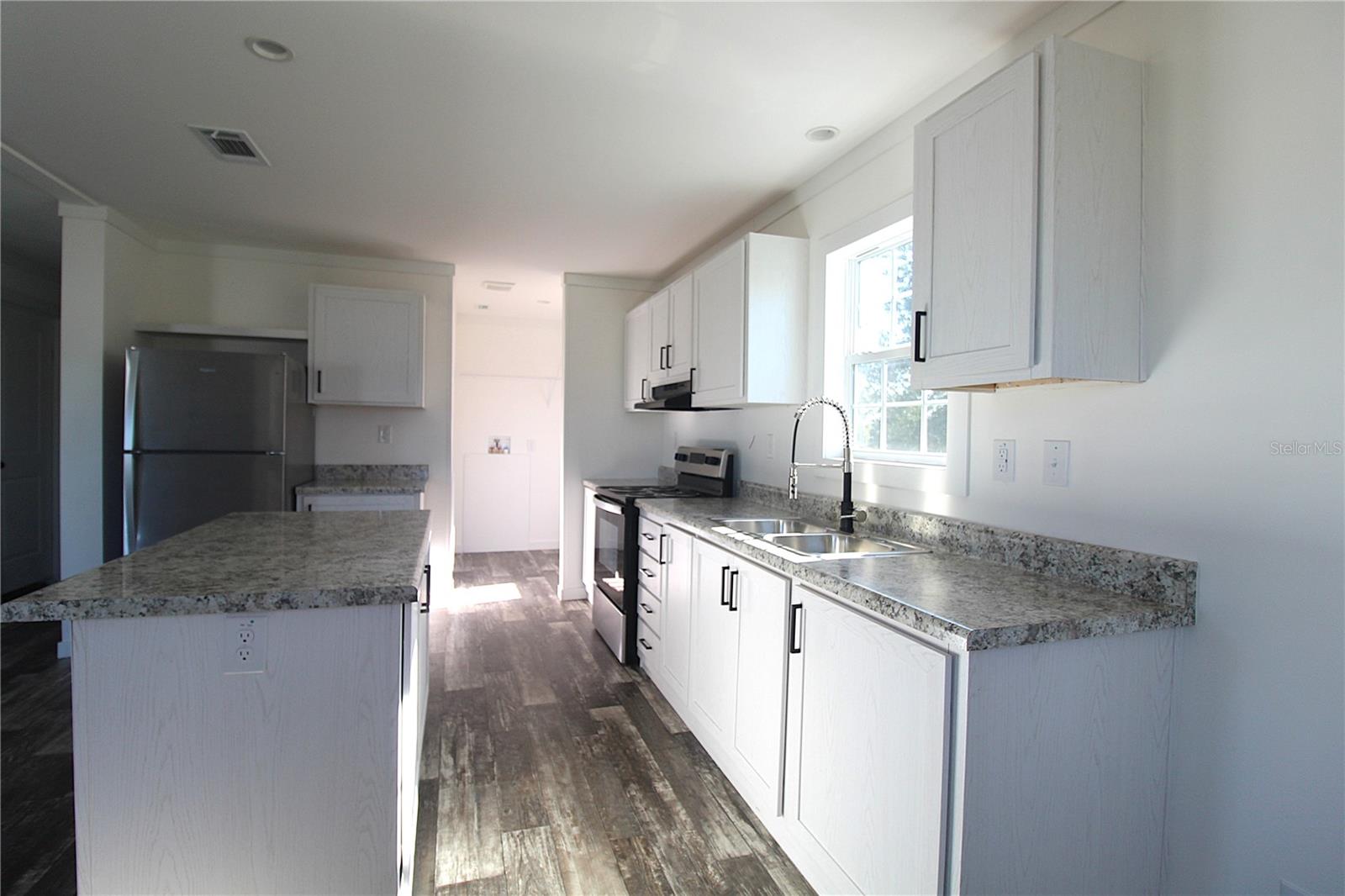 DE SOTO COMMUNITY UNIT ONE - Residential Lease