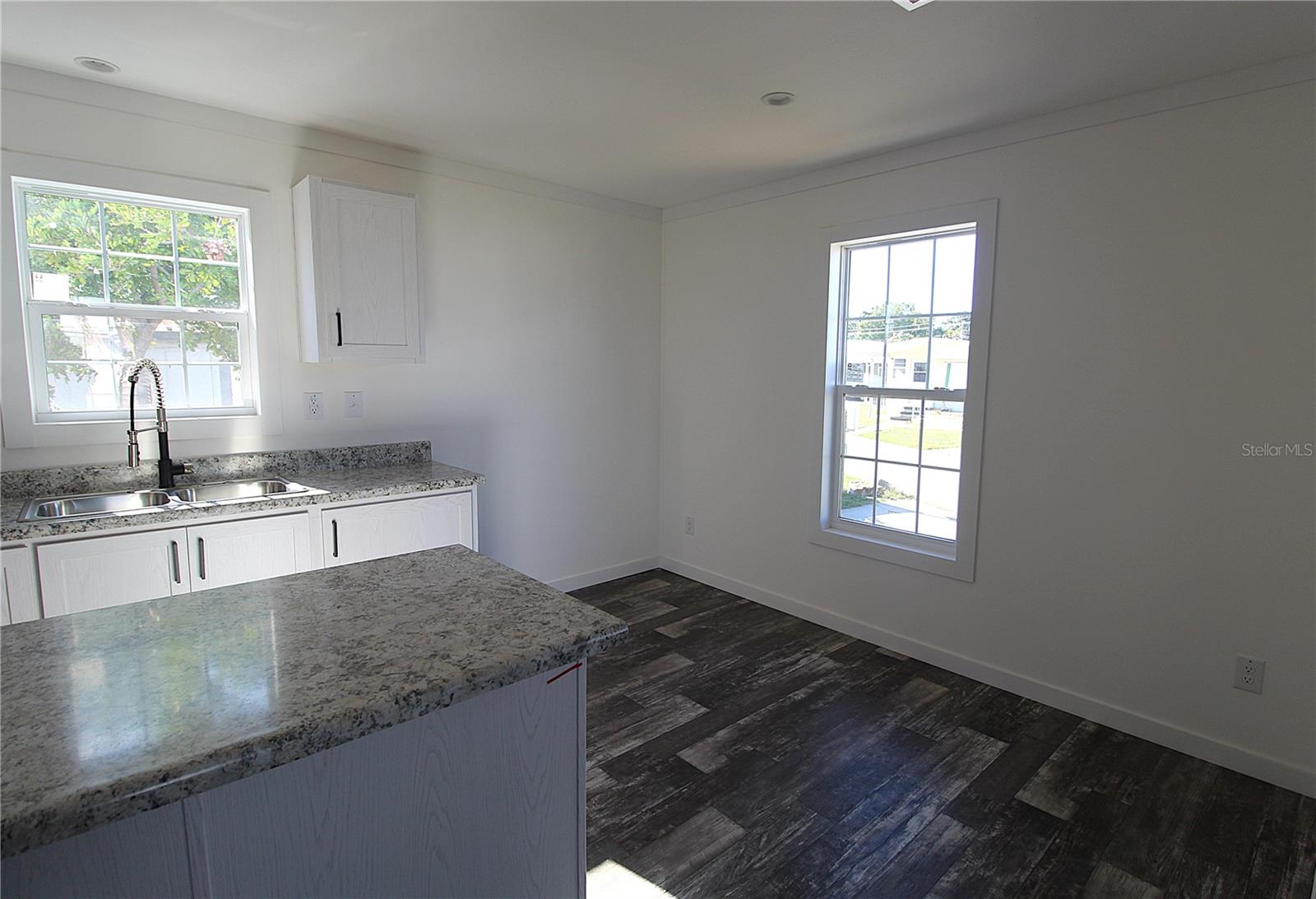 DE SOTO COMMUNITY UNIT ONE - Residential Lease