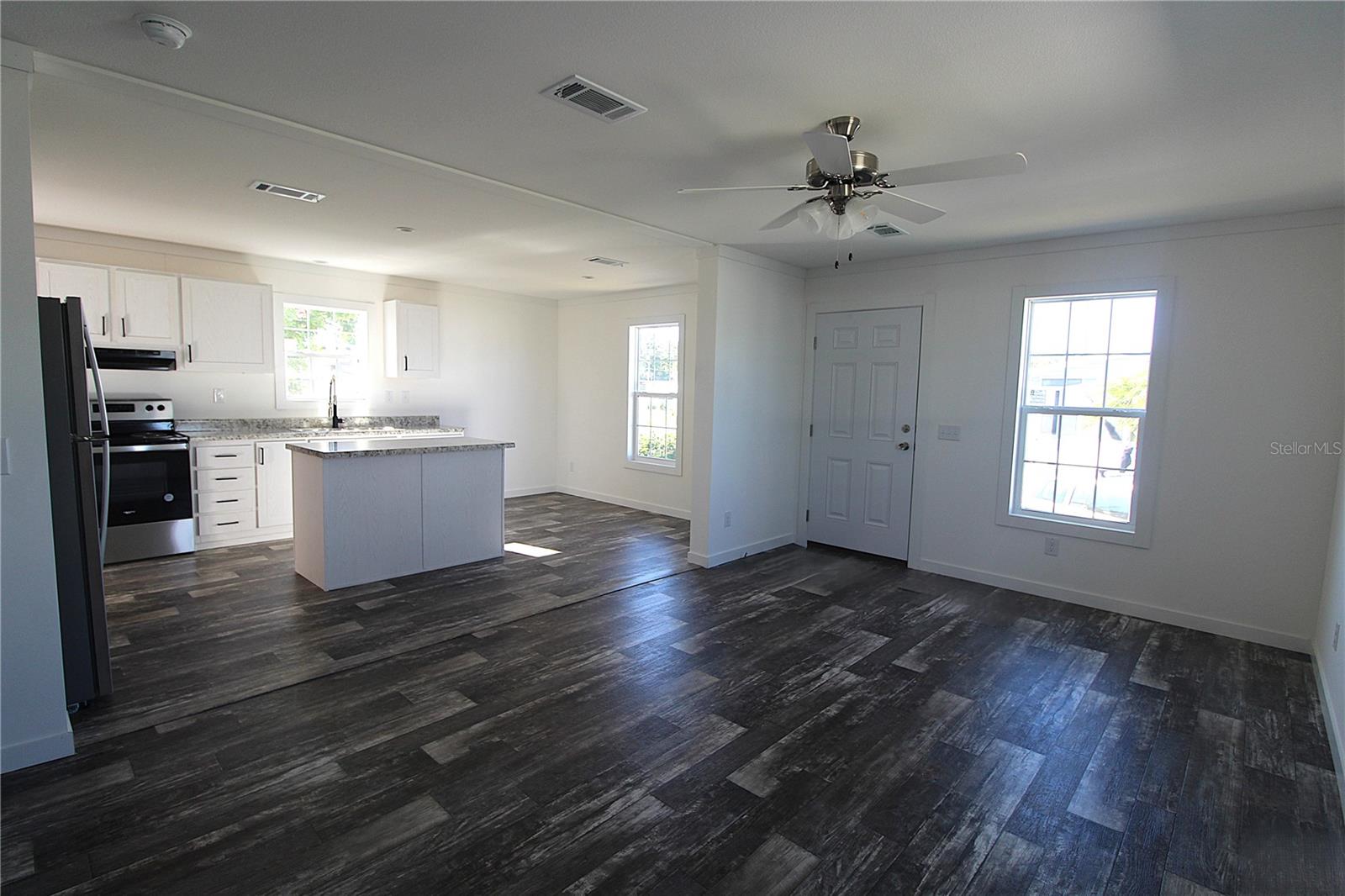 DE SOTO COMMUNITY UNIT ONE - Residential Lease