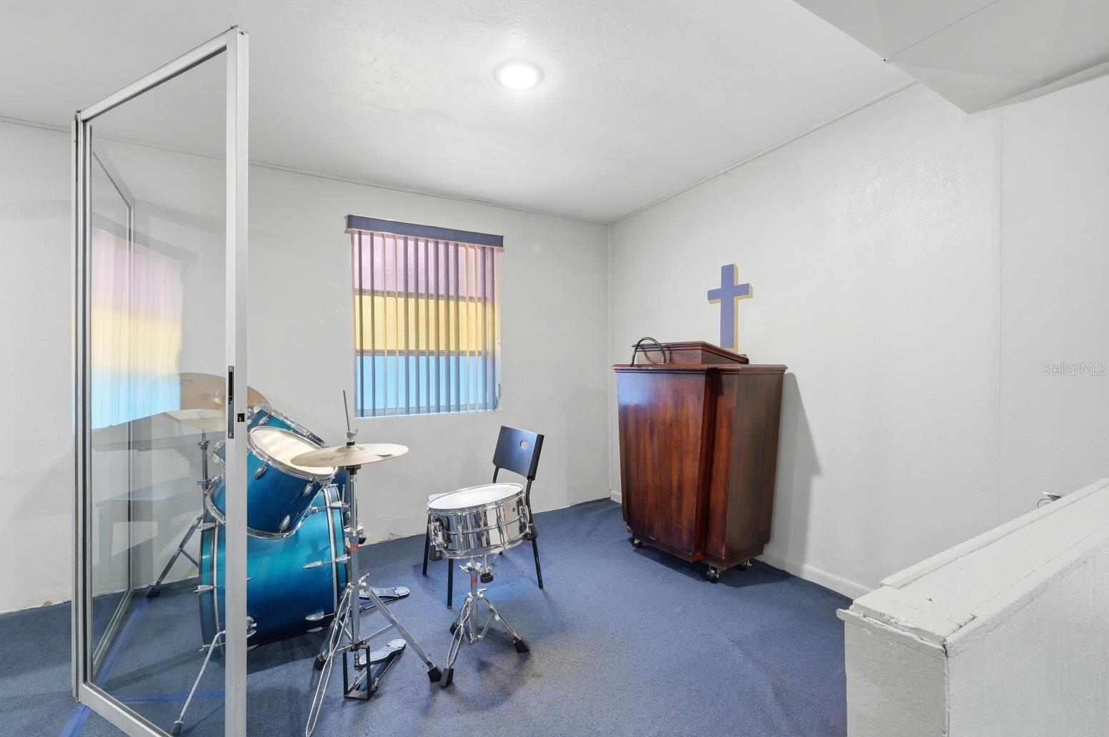 INWOOD - Commercial Sale